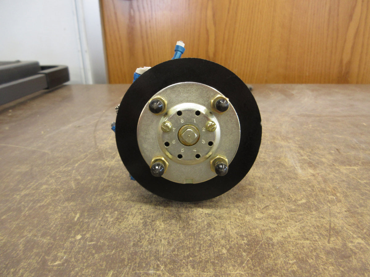 Electroswitch Series 24 Breaker Control Rotary Switch 2440D Used