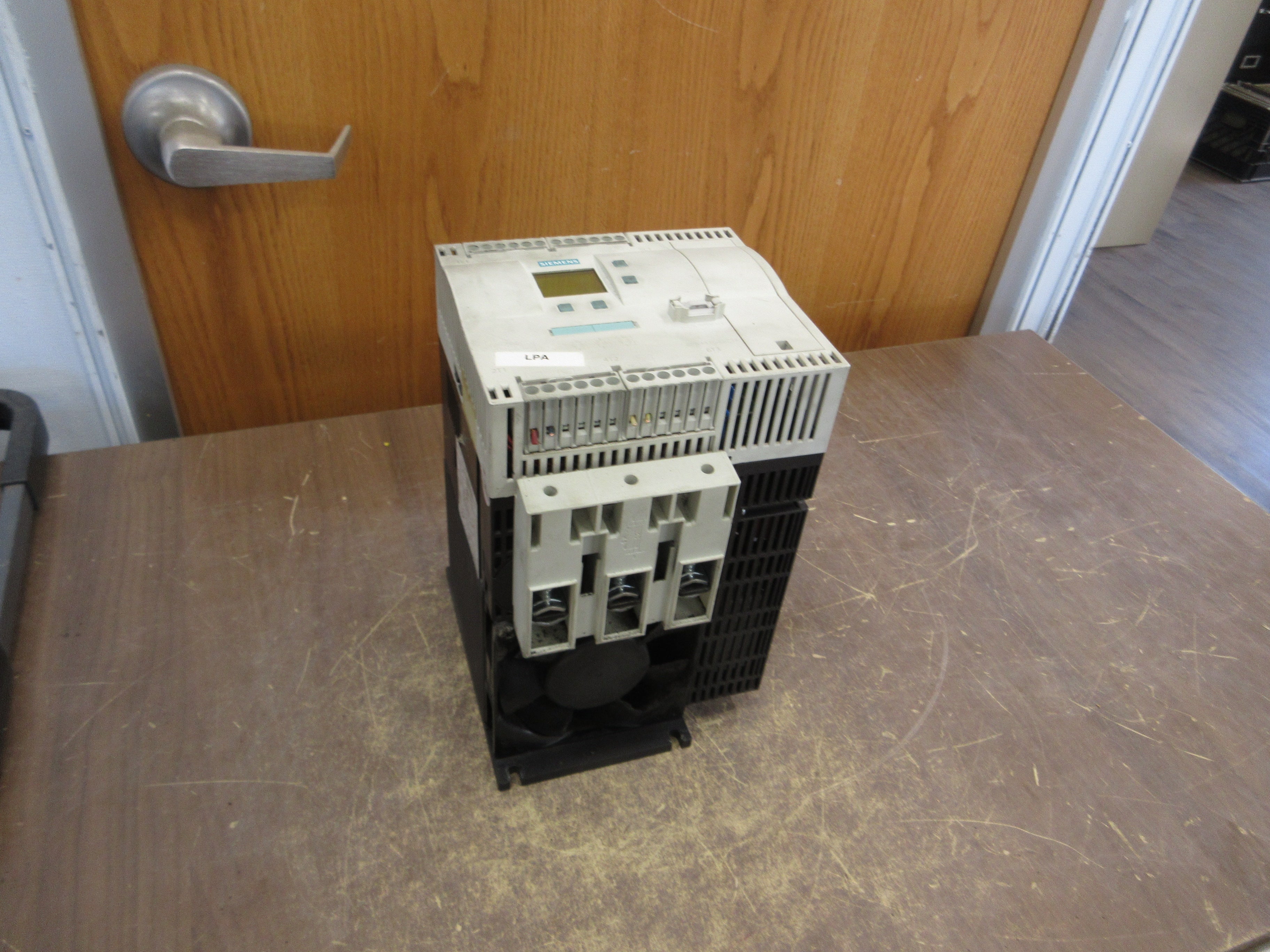 Siemens Sirius Soft Start 3RW4436-6BC34 100HP 200-460V 50/60Hz Used