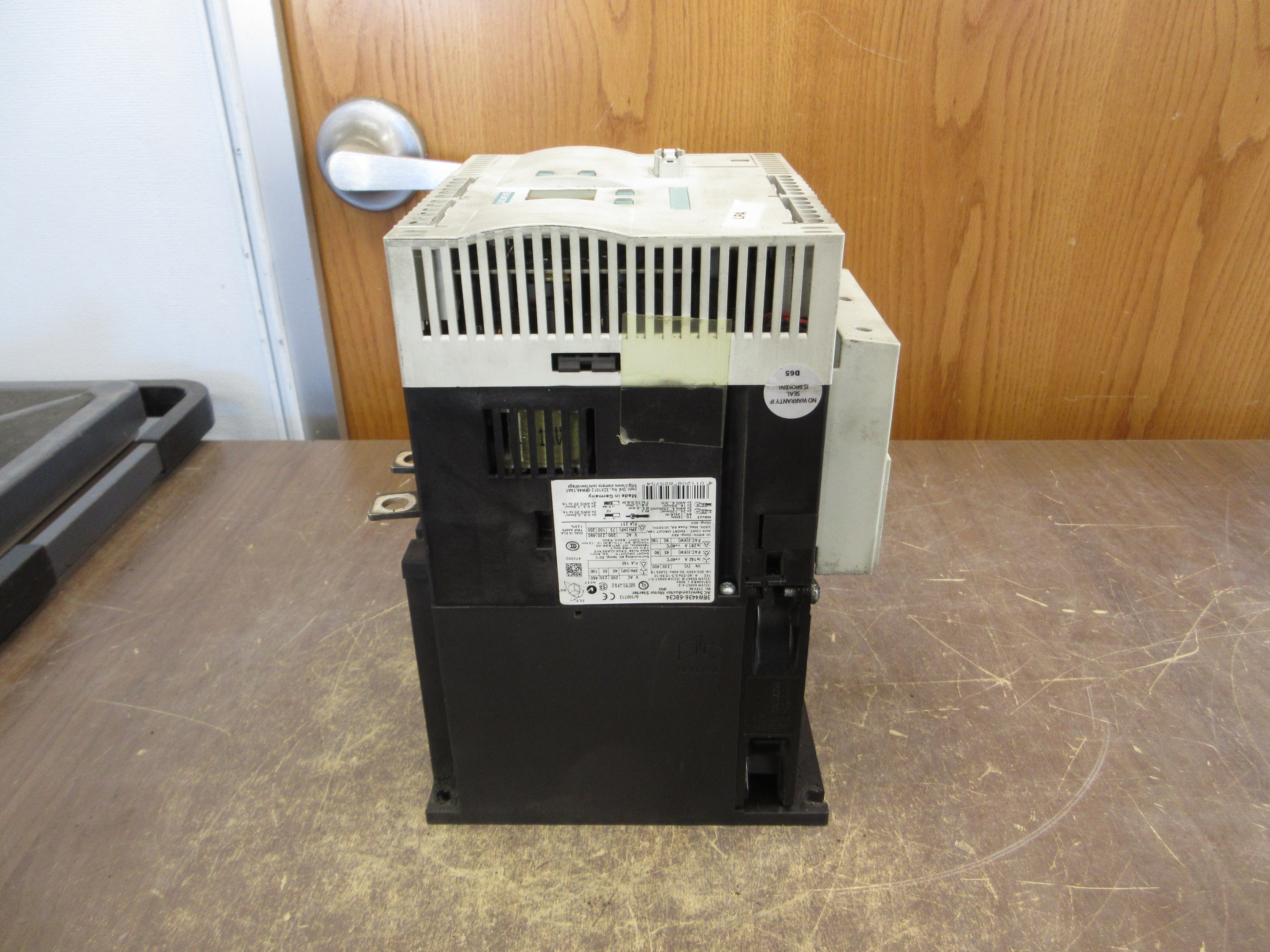 Siemens Sirius Soft Start 3RW4436-6BC34 100HP 200-460V 50/60Hz Used