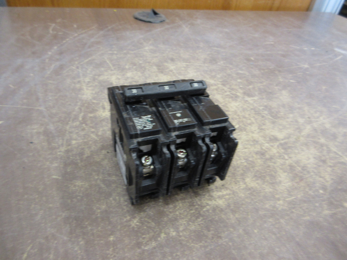 Siemens Type QP Clip-On Circuit Breaker Q330 30A 240V 3P Used
