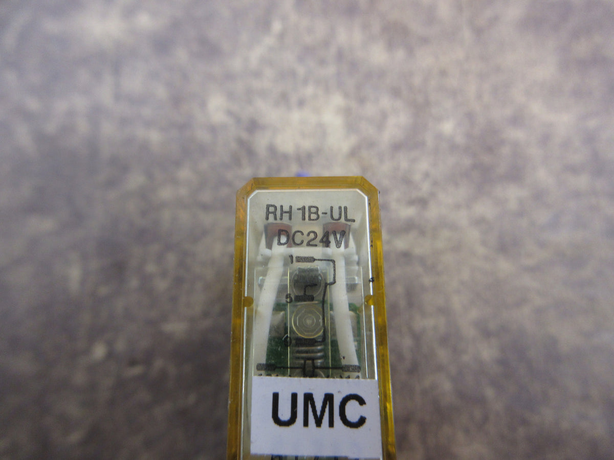 IDEC Relay RH1B-UL-DC24V 24VDC Coil w/Base *Lot of 4* Used