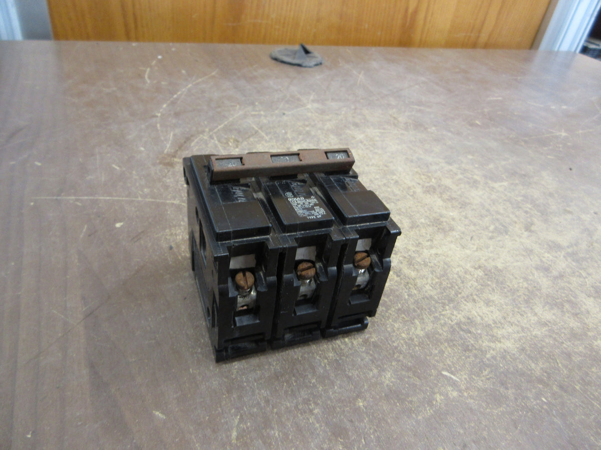 Gould ITE Clip-On Circuit Breaker Q320 20A 240V 3P Used