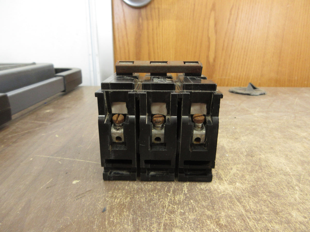 Gould ITE Clip-On Circuit Breaker Q320 20A 240V 3P Used