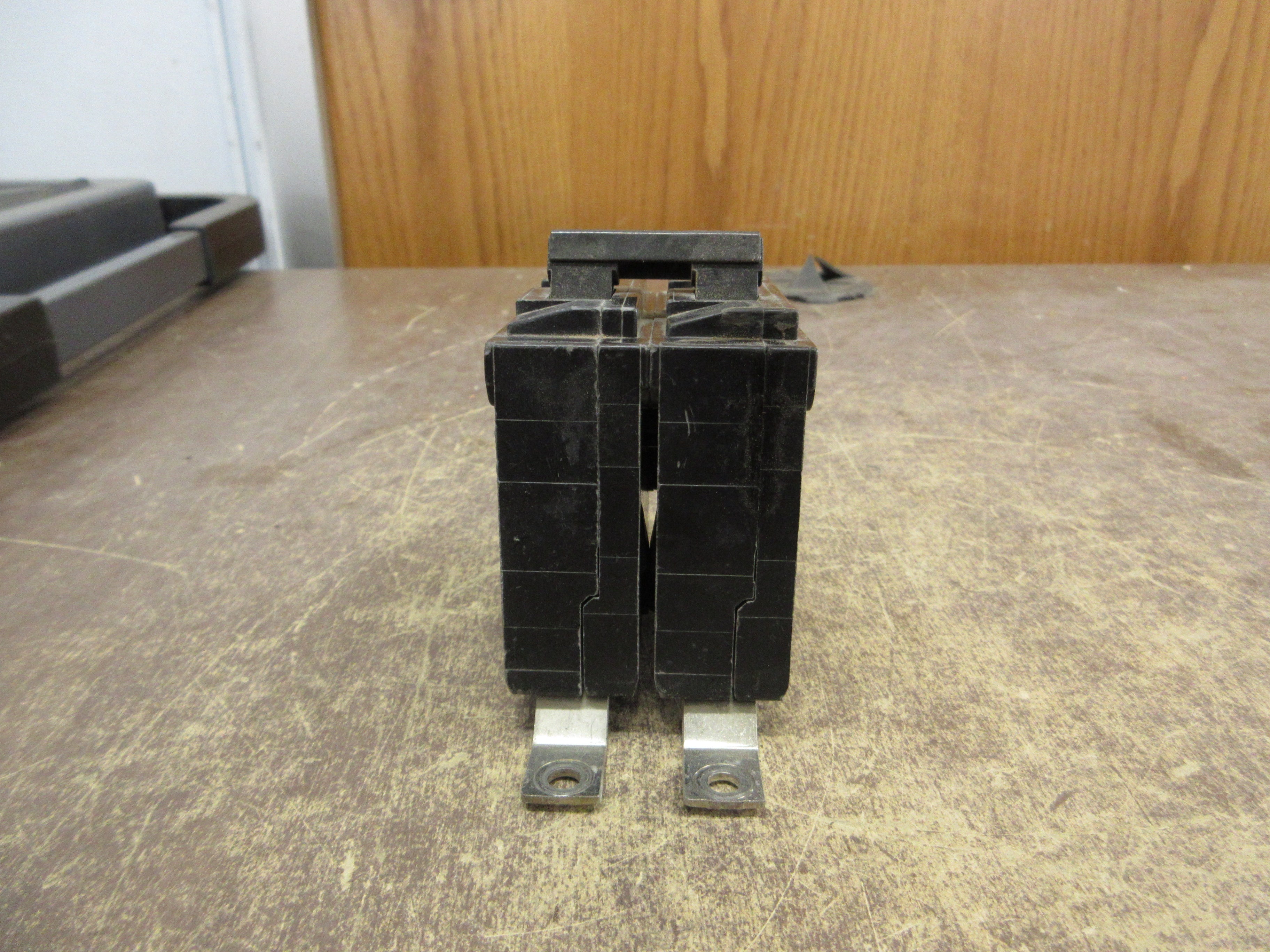Siemens Type BL Bolt-On Circuit Breaker B220 20A 120/240V 2P *Lot of 2* Used