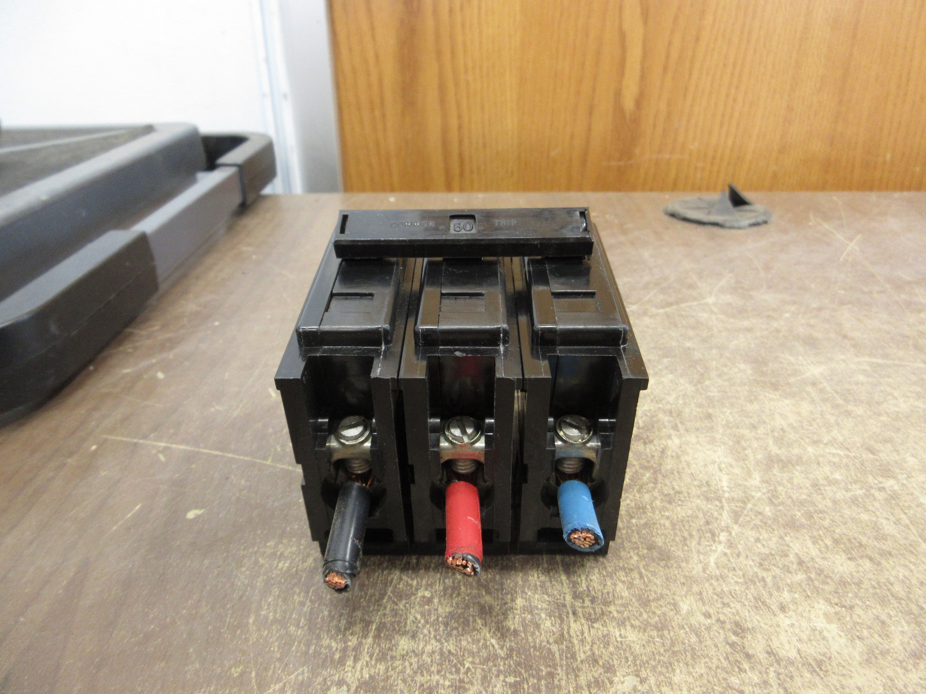 Cutler-Hammer Type BA Bolt-On Circuit Breaker BAB3060H 60A 240V 3P Used