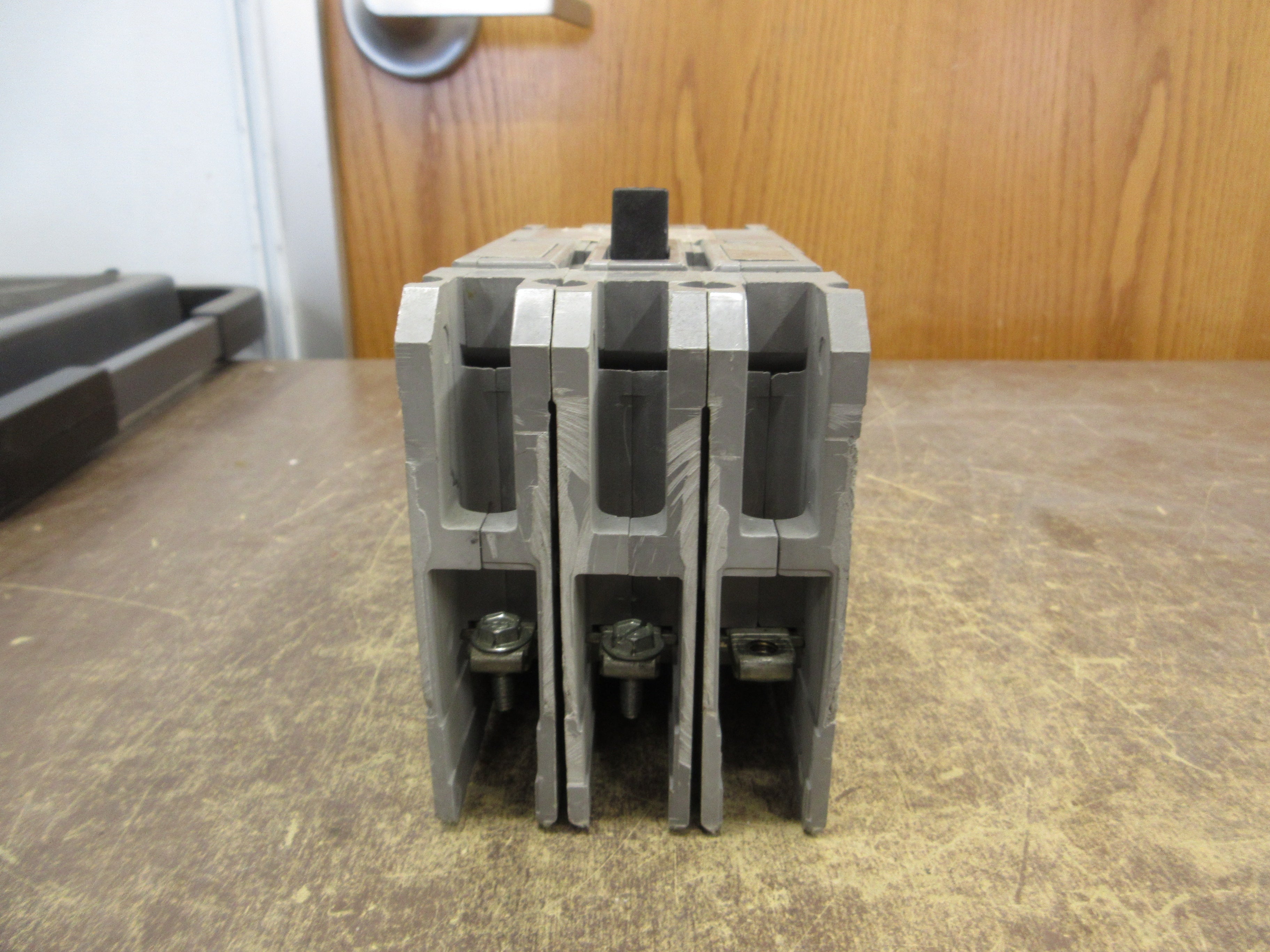Gould ITE Circuit Breaker E43B030 30A 480V 3P Used