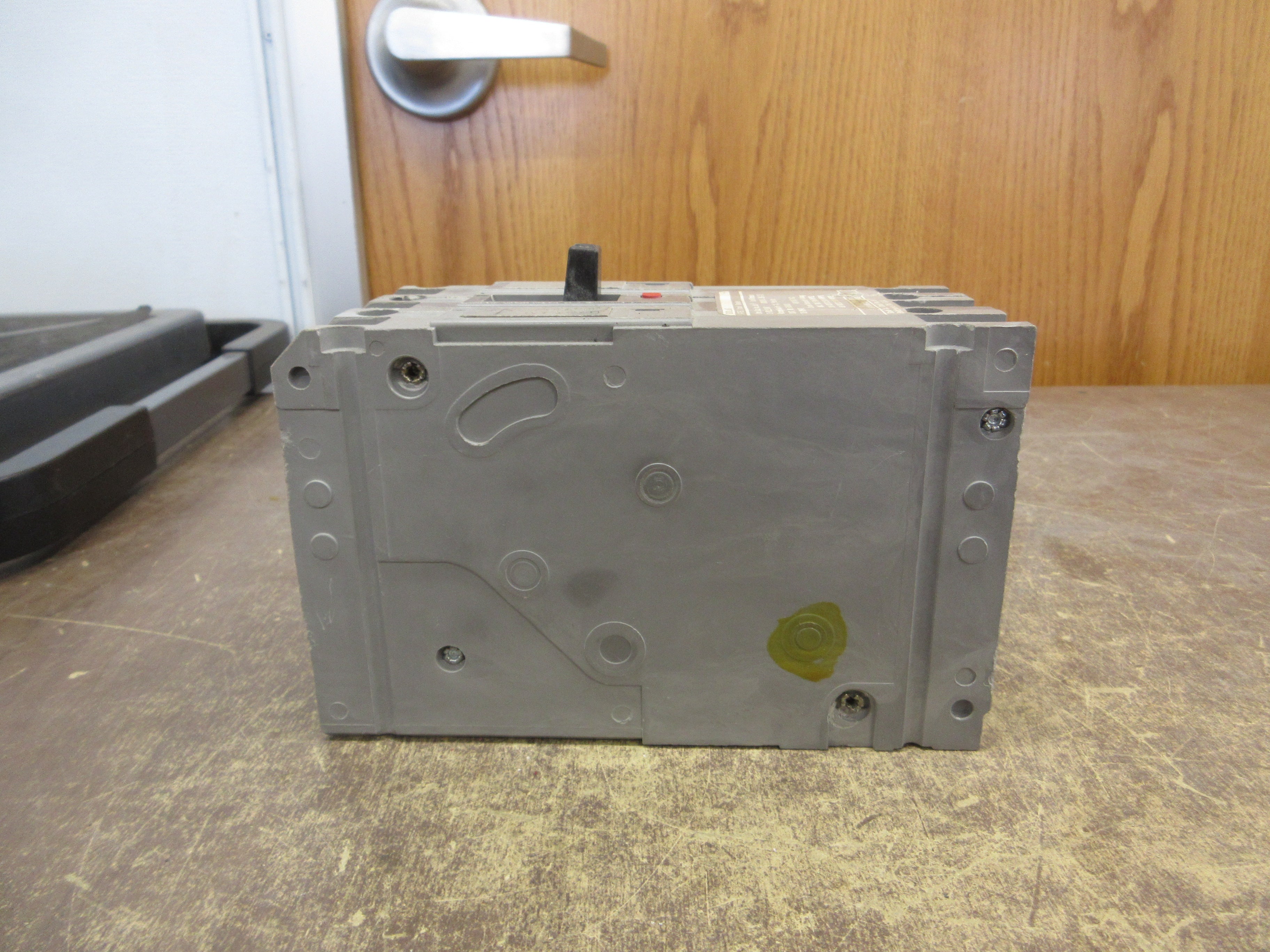 Gould ITE Circuit Breaker E43B030 30A 480V 3P Used