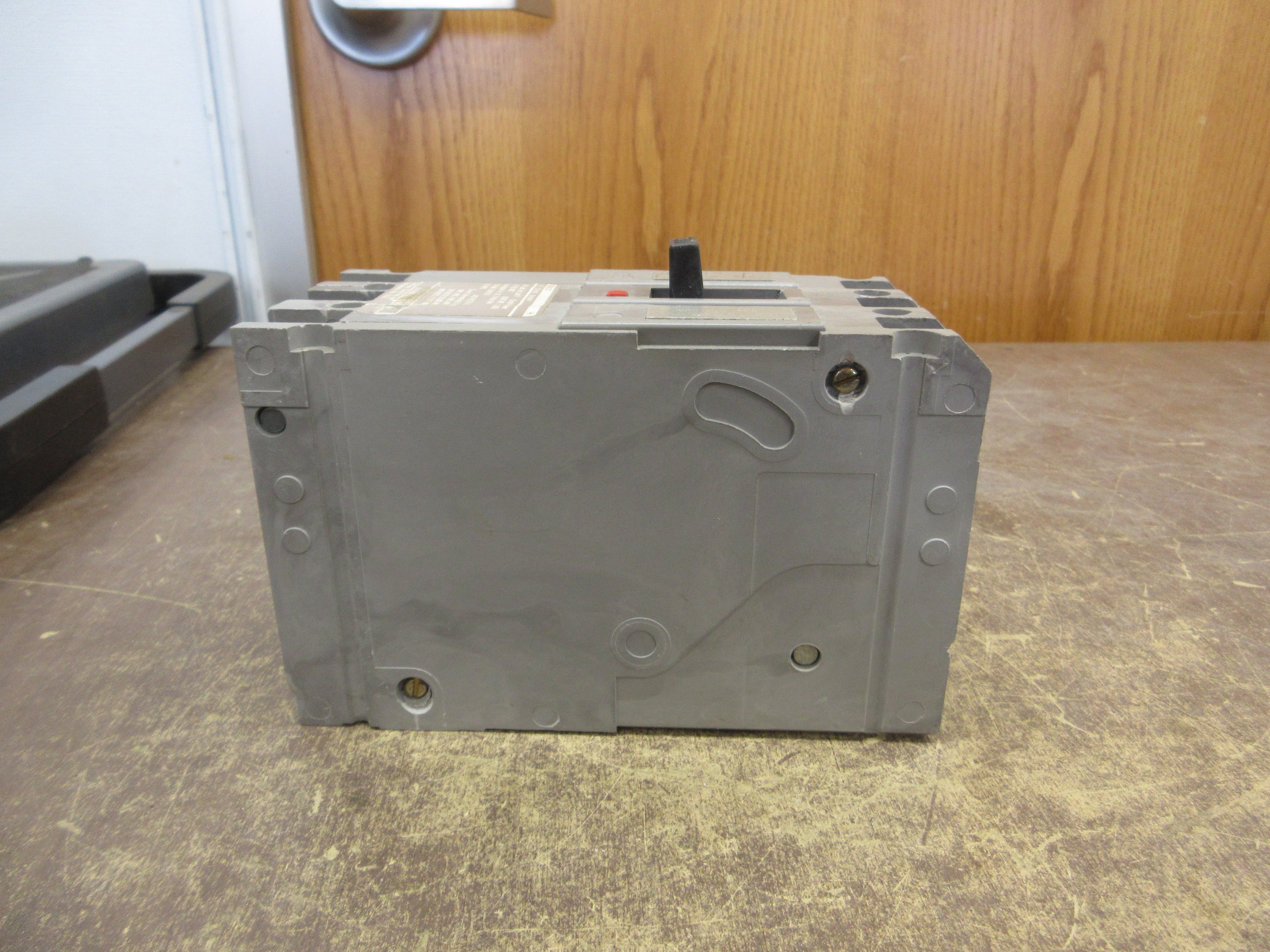 Gould ITE Circuit Breaker E43B030 30A 480V 3P Used