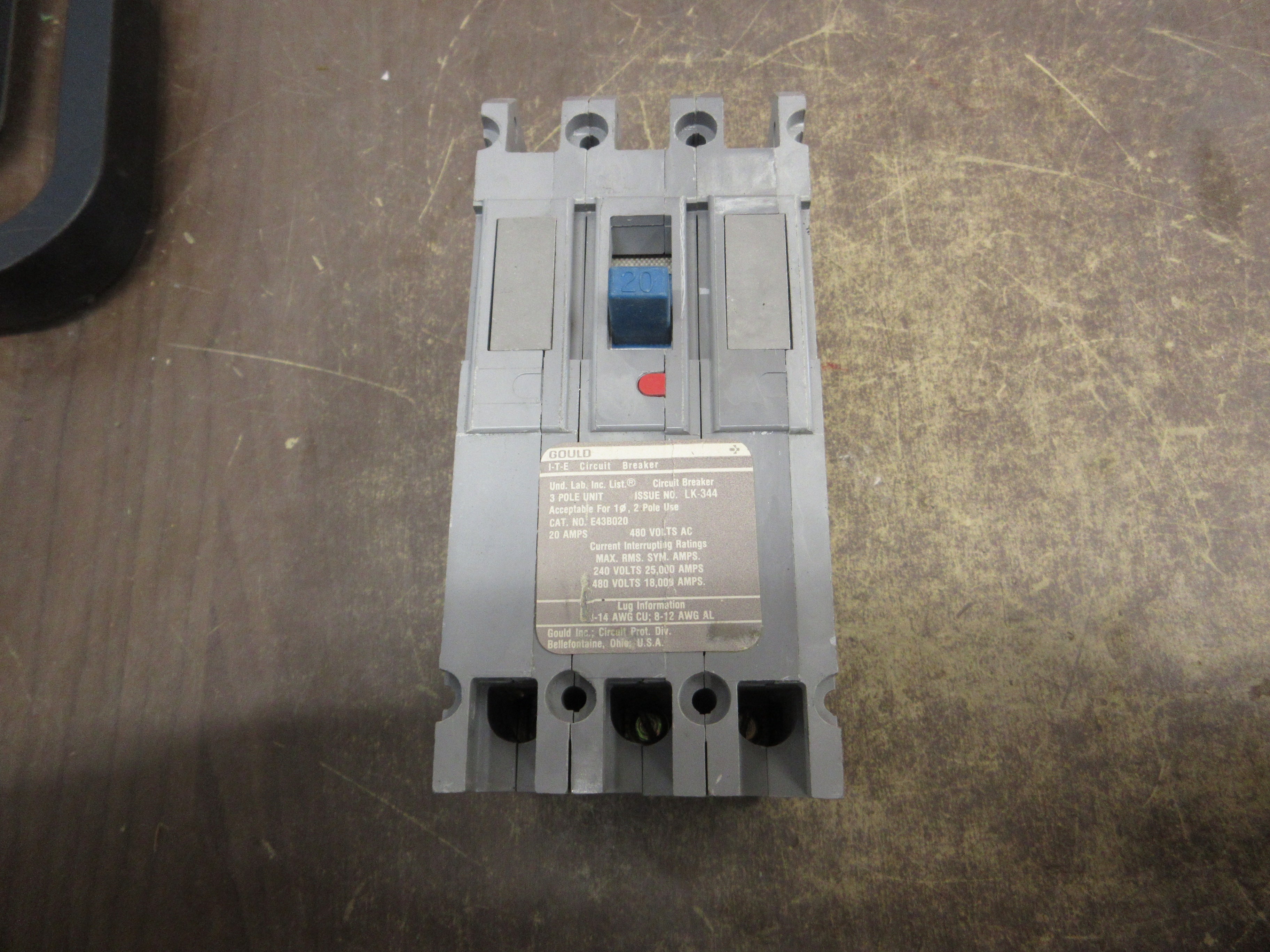 Gould ITE Circuit Breaker E43B020 20A 480V 3P Used