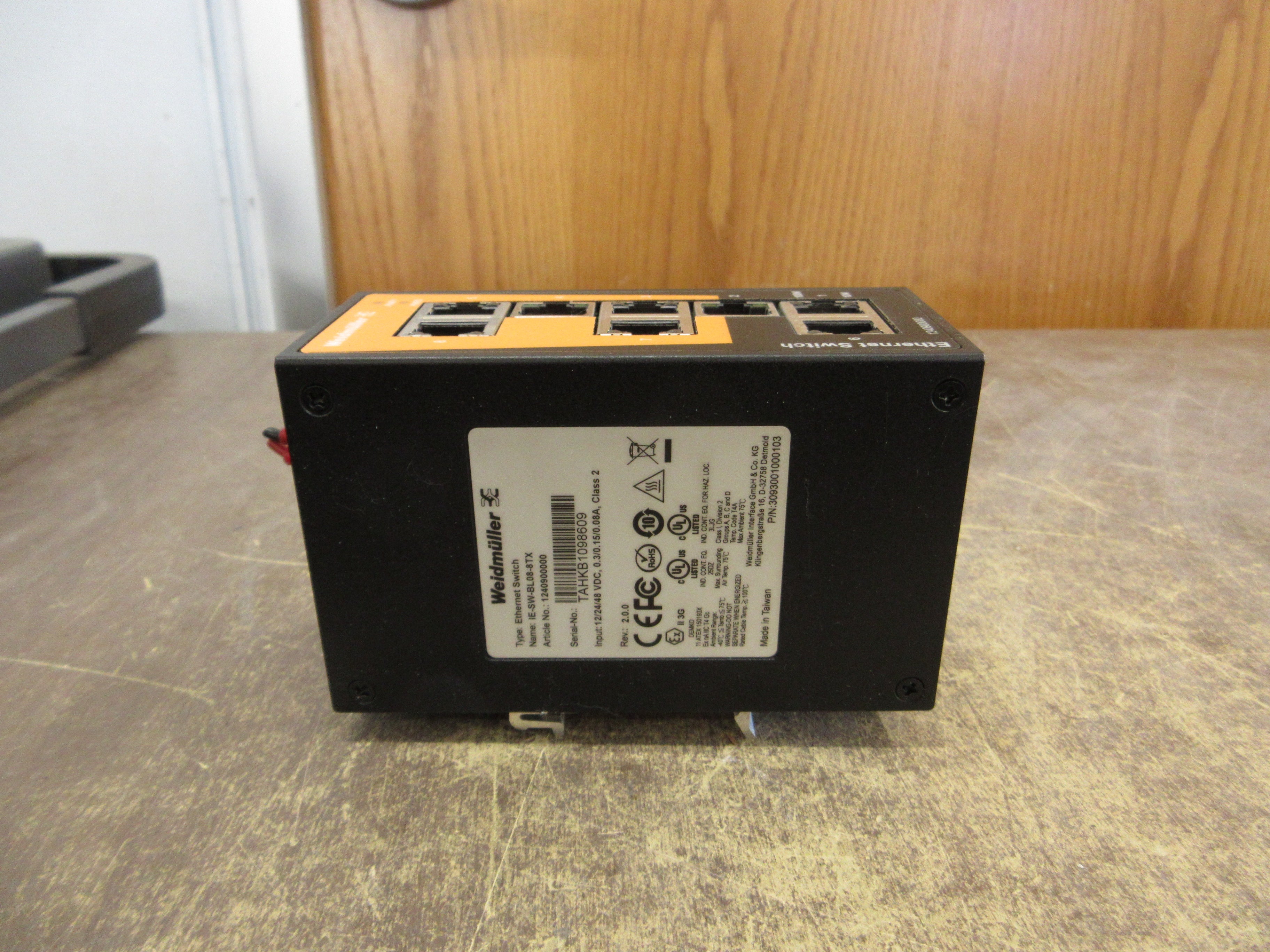 Weidmuller IE-SW-BL08-8TX Ethernet Switch 1240900000 Rev: 2.0.0 8-Port Used