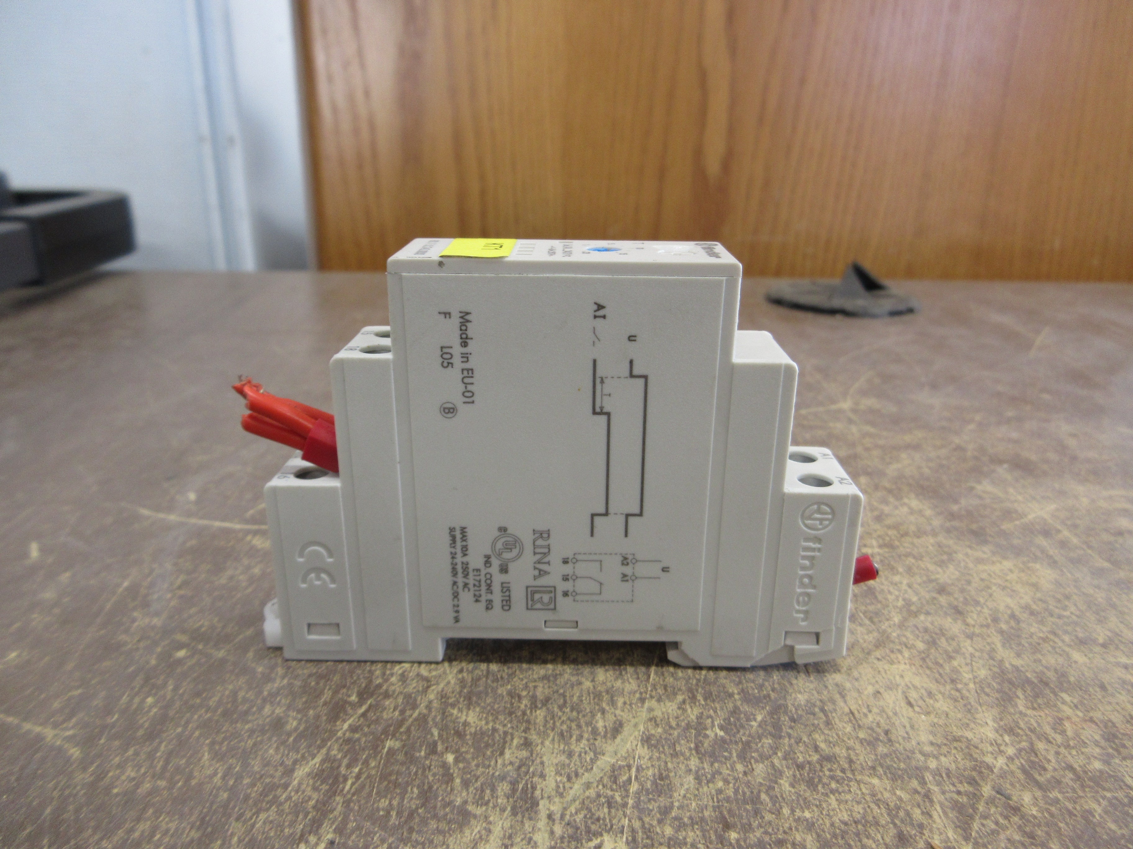 Finder Time Delay Relay 80.11.0.240.0000 24-240V *Chipped* Used