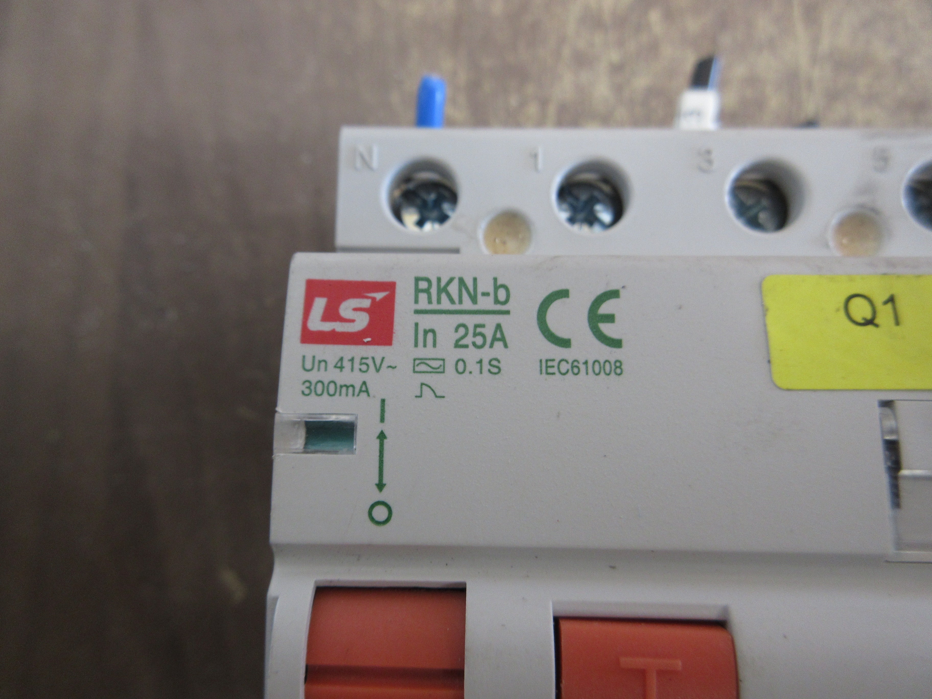 LS Residual Current Circuit Breaker RKN-b In 25A 415V 25A 4P Used