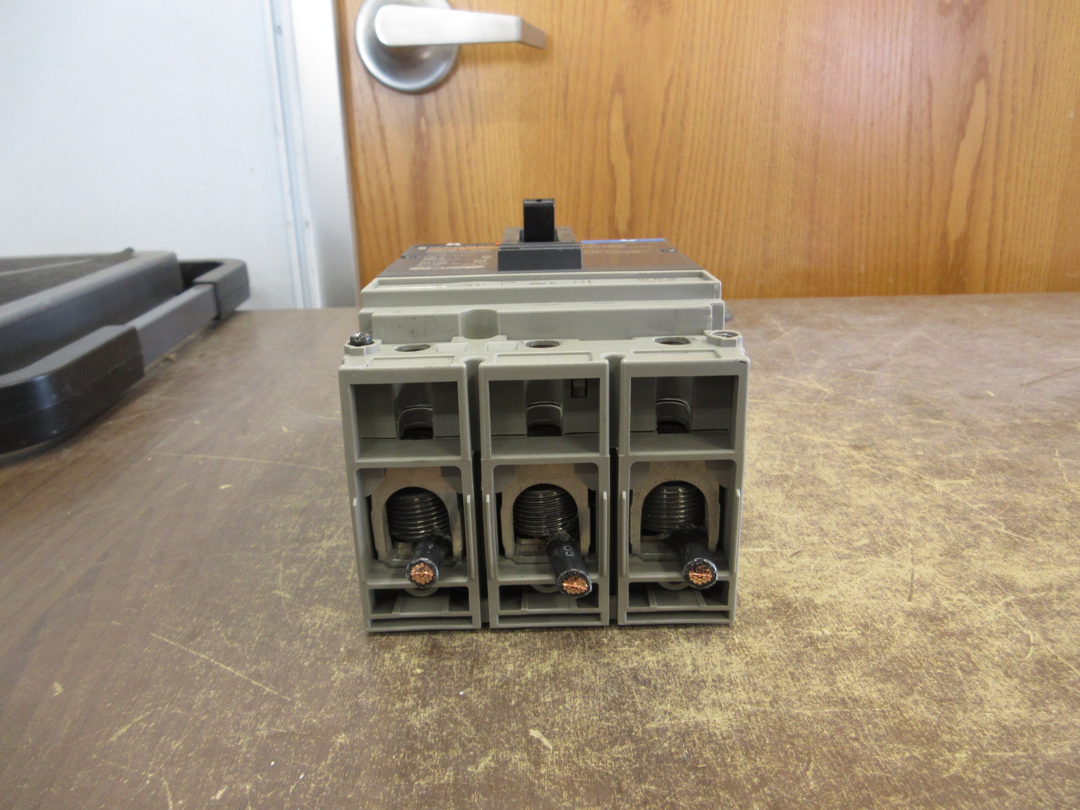 Merlin Gerin Circuit Breaker NSF150 N 70A 600V 3P Used