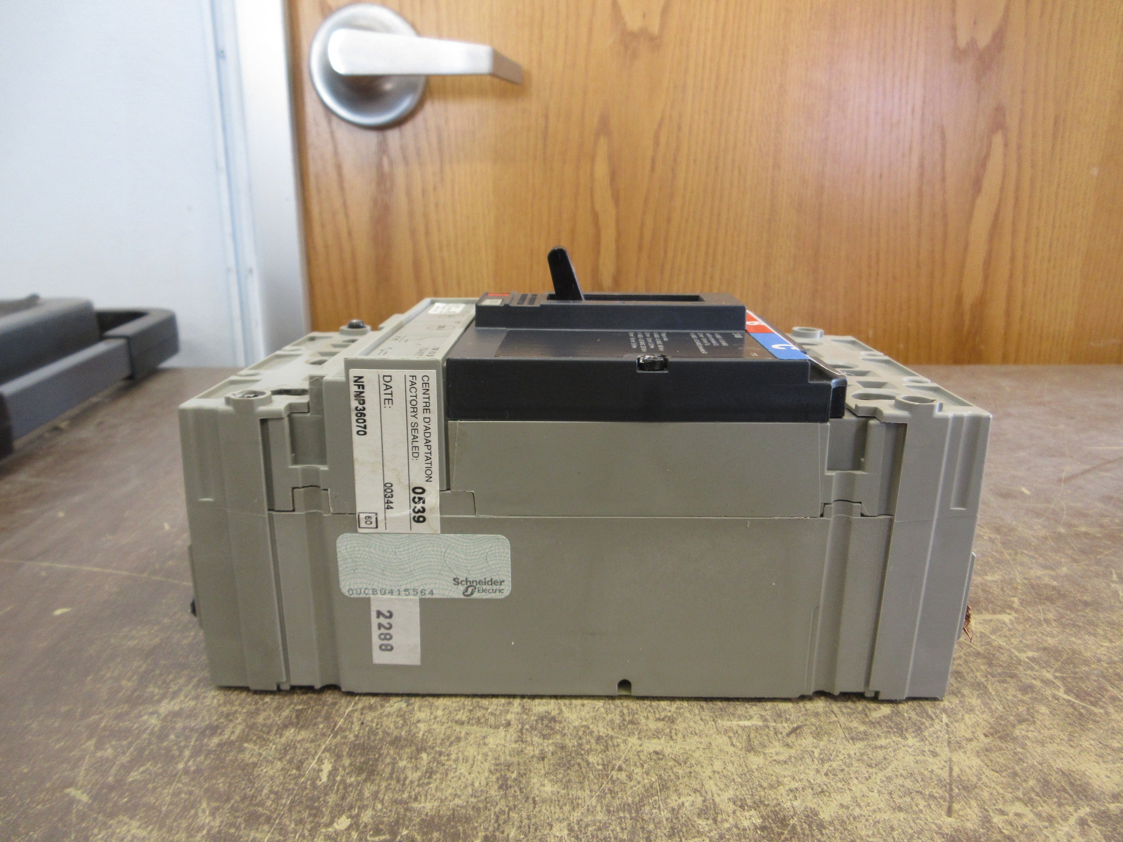 Merlin Gerin Circuit Breaker NSF150 N 70A 600V 3P Used