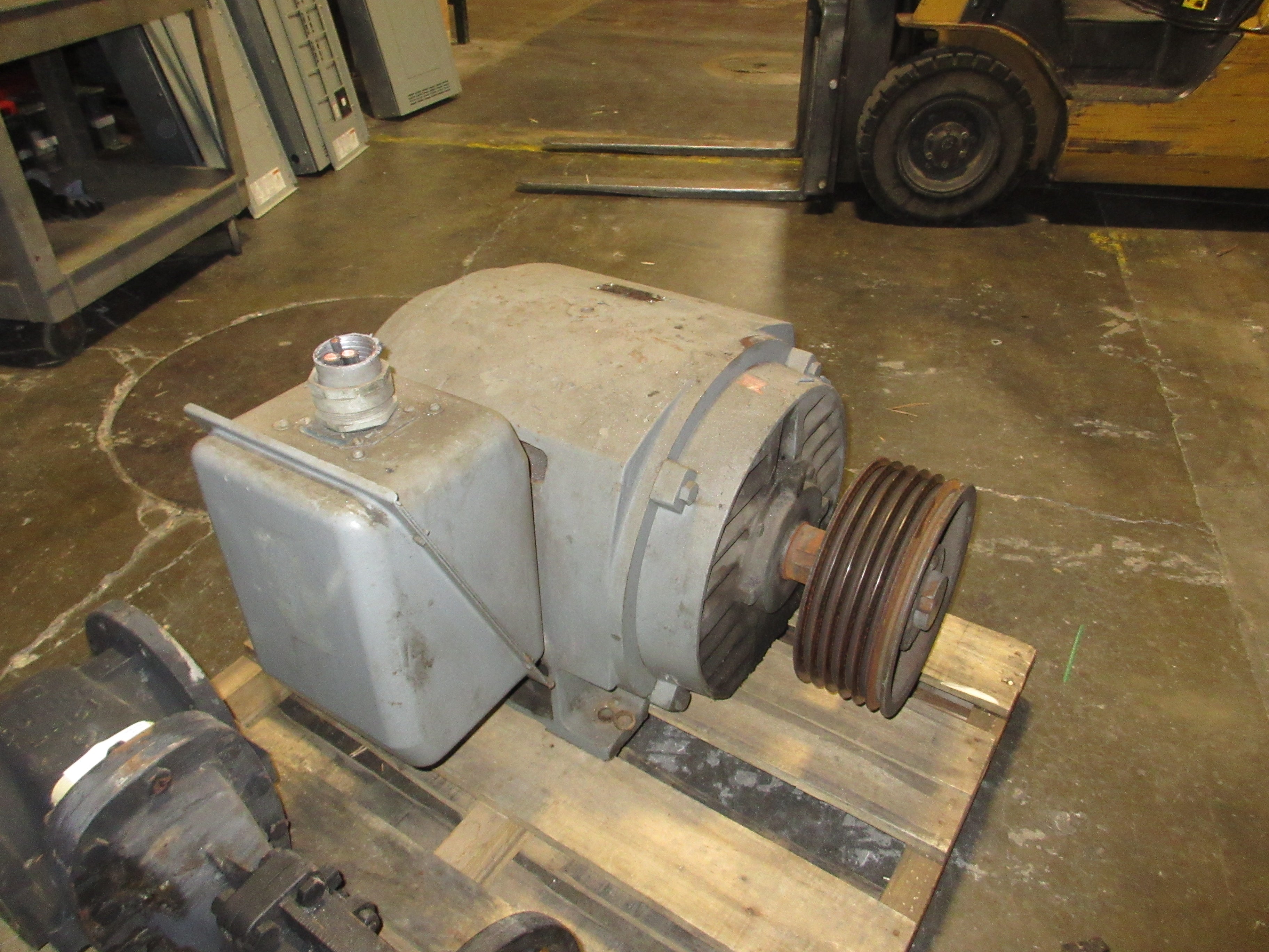 Toshiba Induction Motor B1004VGF3U4 100HP 1800RPM 230/460V 244/122A 4P 60Hz Used