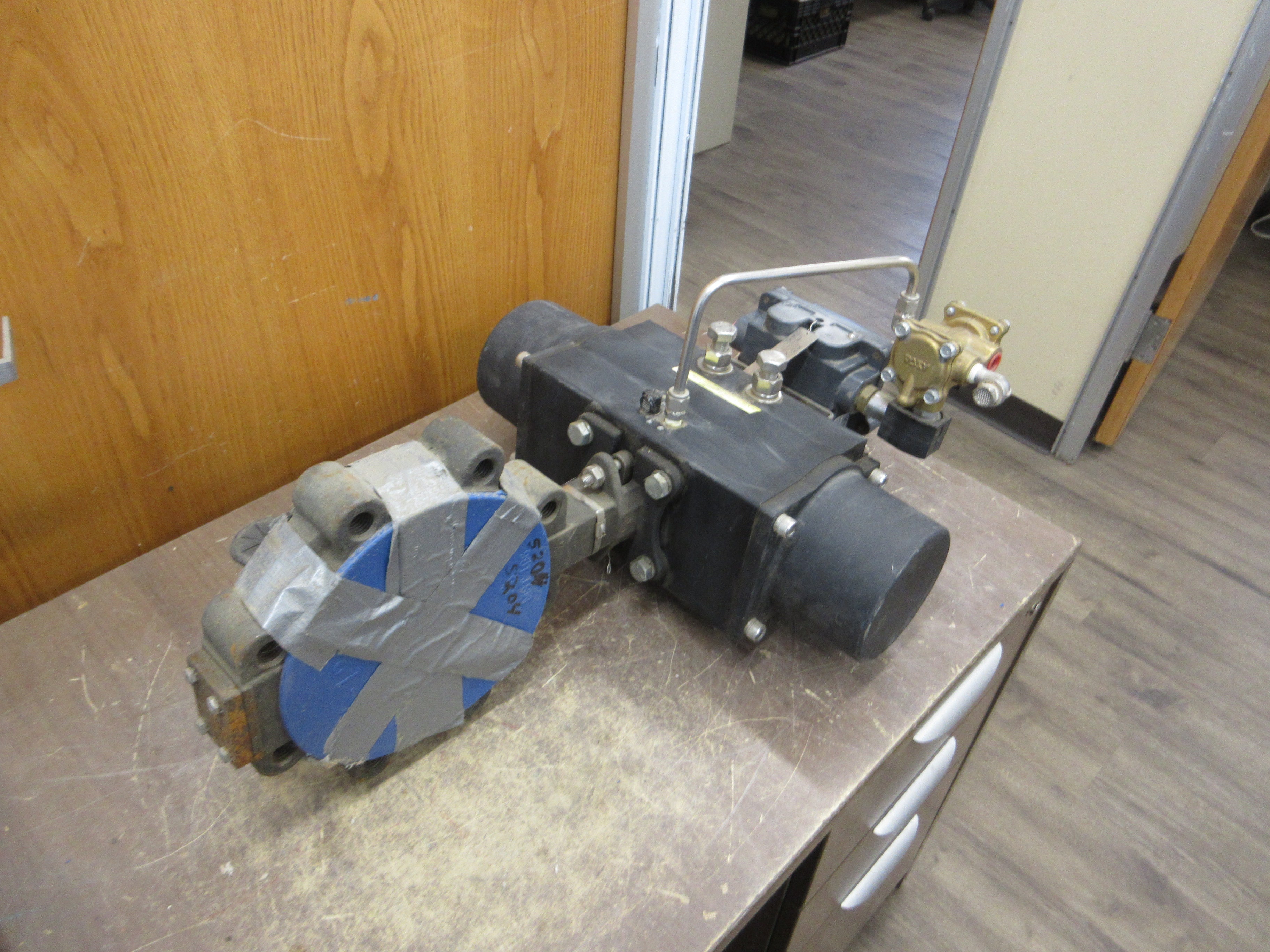 Keystone Actuated Valve w/ Positioner 36-0150L0A100A1-CAS00KBR1PFSAKB Size: 6"