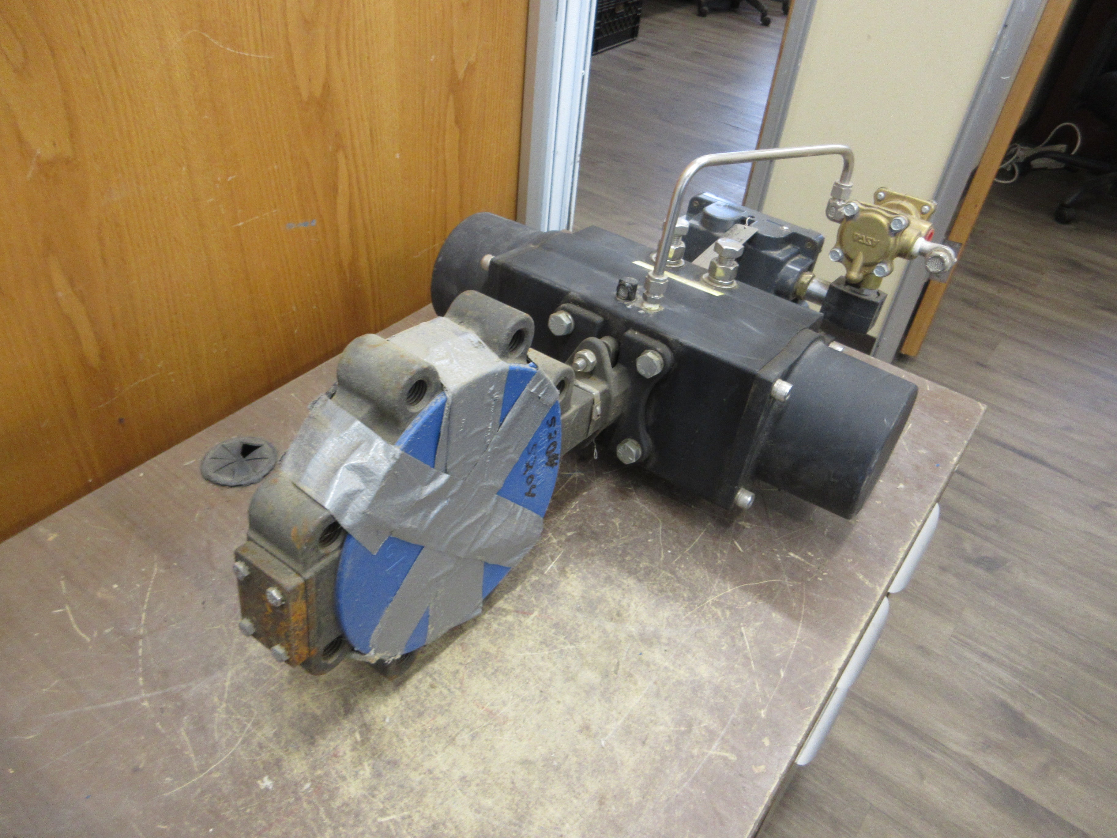Keystone Actuated Valve w/ Positioner 36-0150L0A100A1-CAS00KBR1PFSAKB Size: 6"