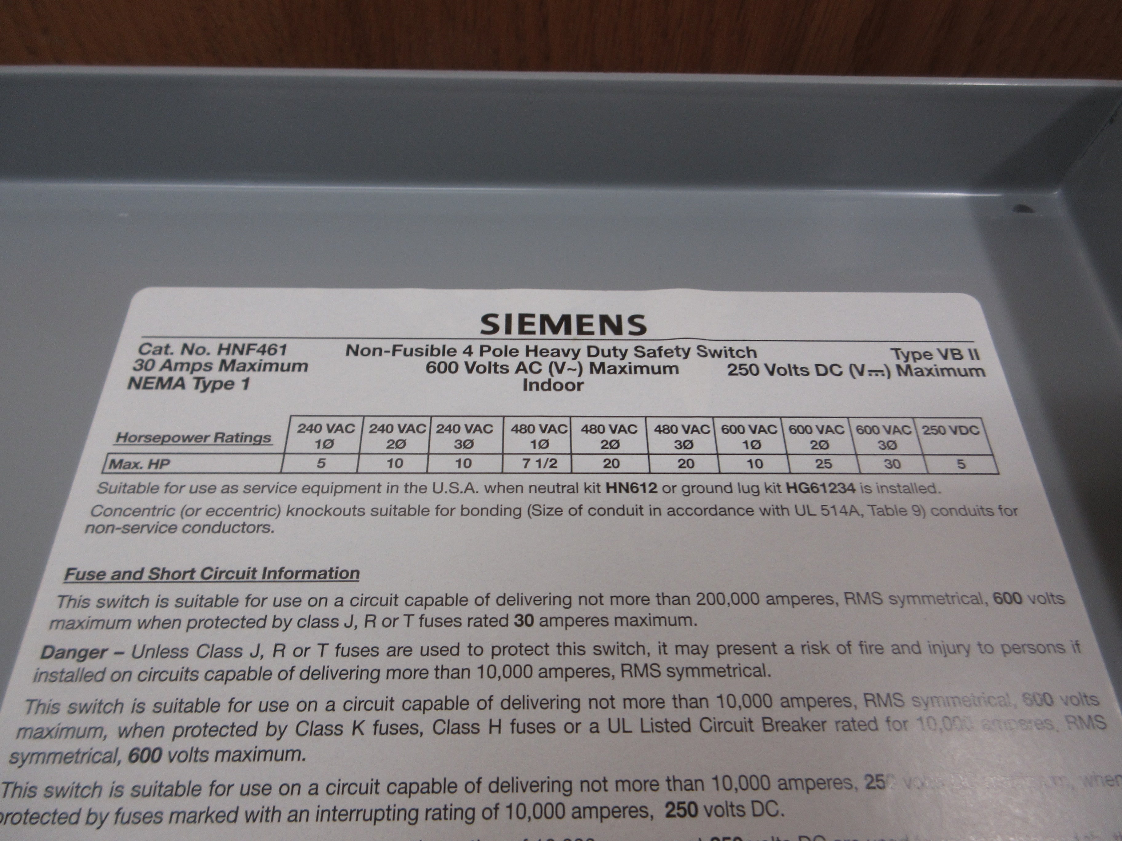 Siemens Non-Fusible Safety Switch / Disconnect HNF461 30A 600V 4P Used
