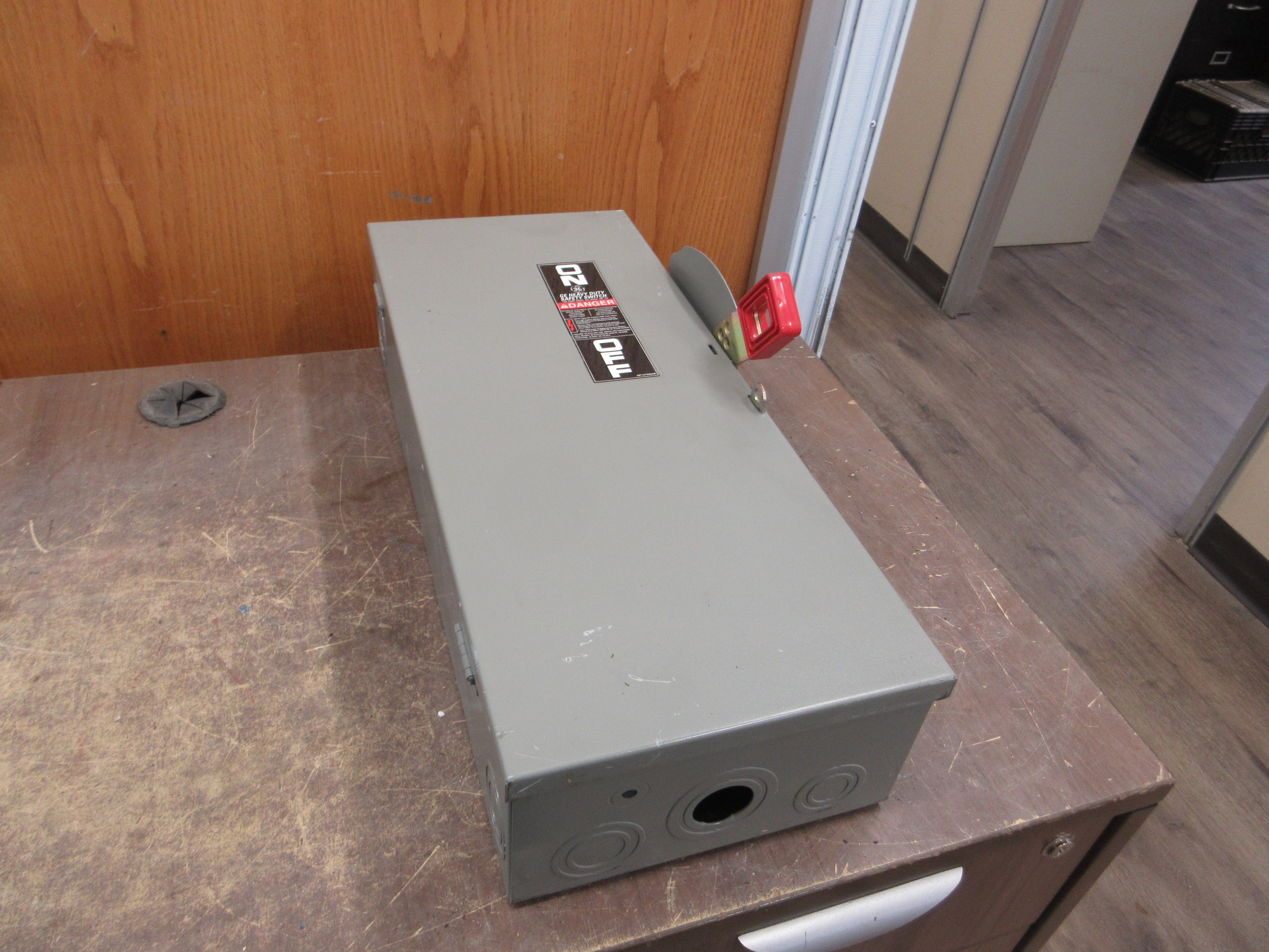 GE Fusible Safety Switch/Disconnect TH3363 Mod. 10 100A 600V 2P Used