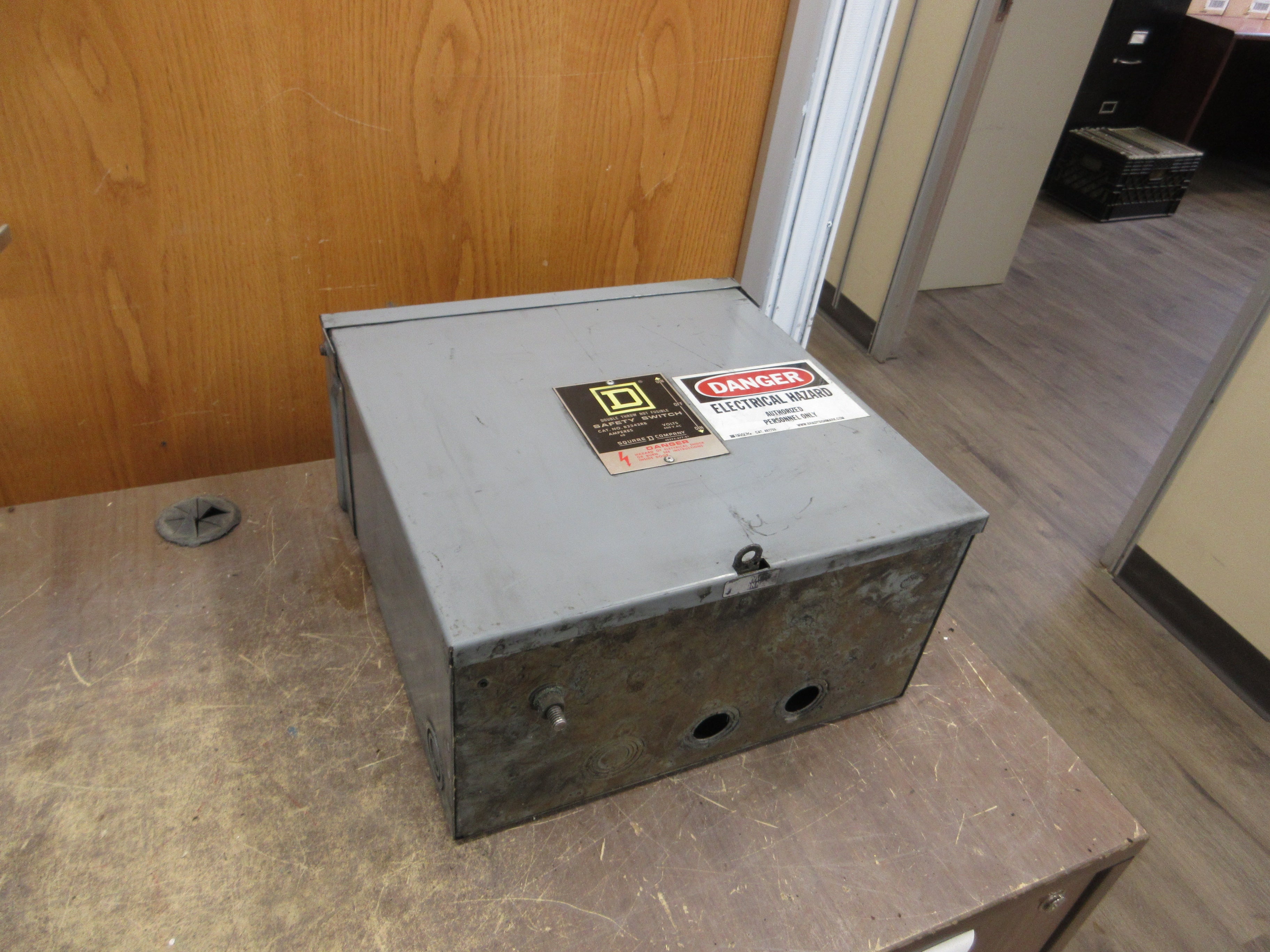 Square D Non-Fusible 3R Safety Switch / Disconnect 82342RB 60A 600V 3P Double-Throw Used