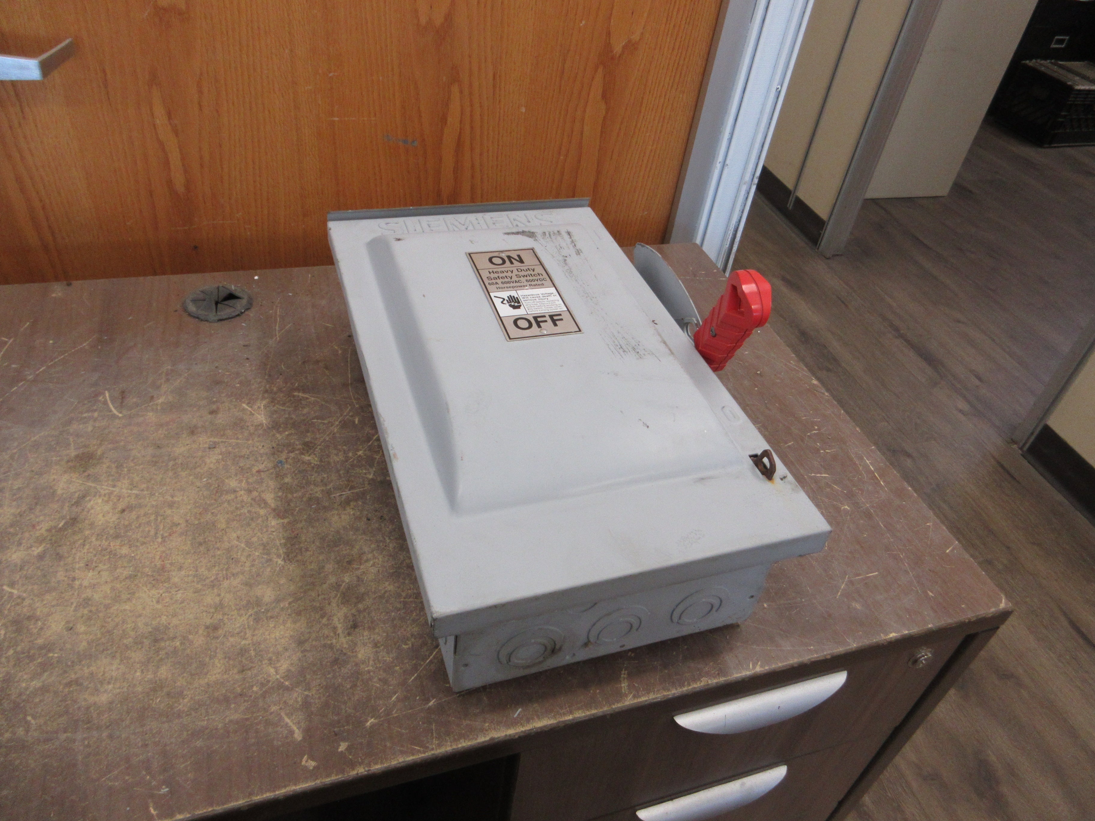 Siemens Fusible 3R Safety Switch / Disconnect HF362R 60A 600V 3P Used