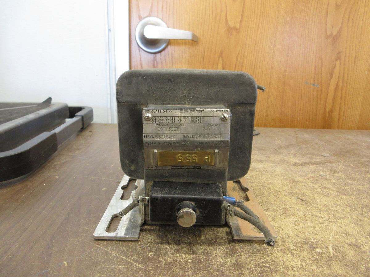Westinghouse PXA-10 Potential Transformer 592A781G03 Pri: 520Y/300V Ratio 2.5:1