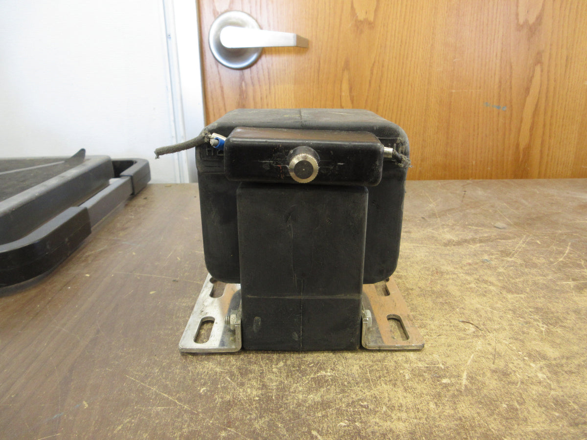 Westinghouse PXA-10 Potential Transformer 592A781G03 Pri: 520Y/300V Ratio 2.5:1