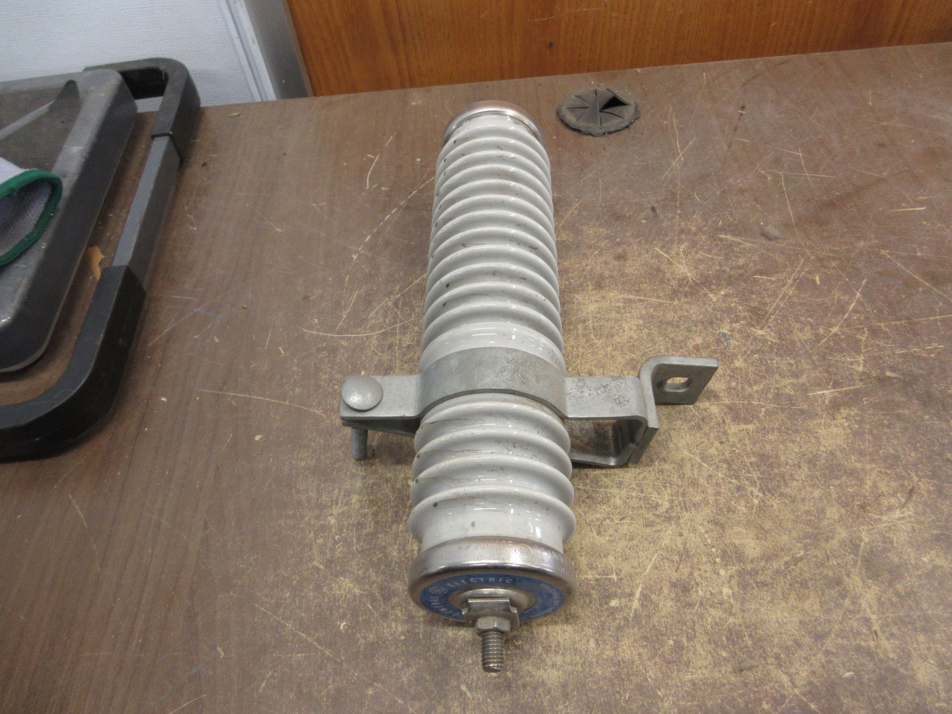 GE Tranquell Distribution Arrester 9L24FAX015 15kV Used