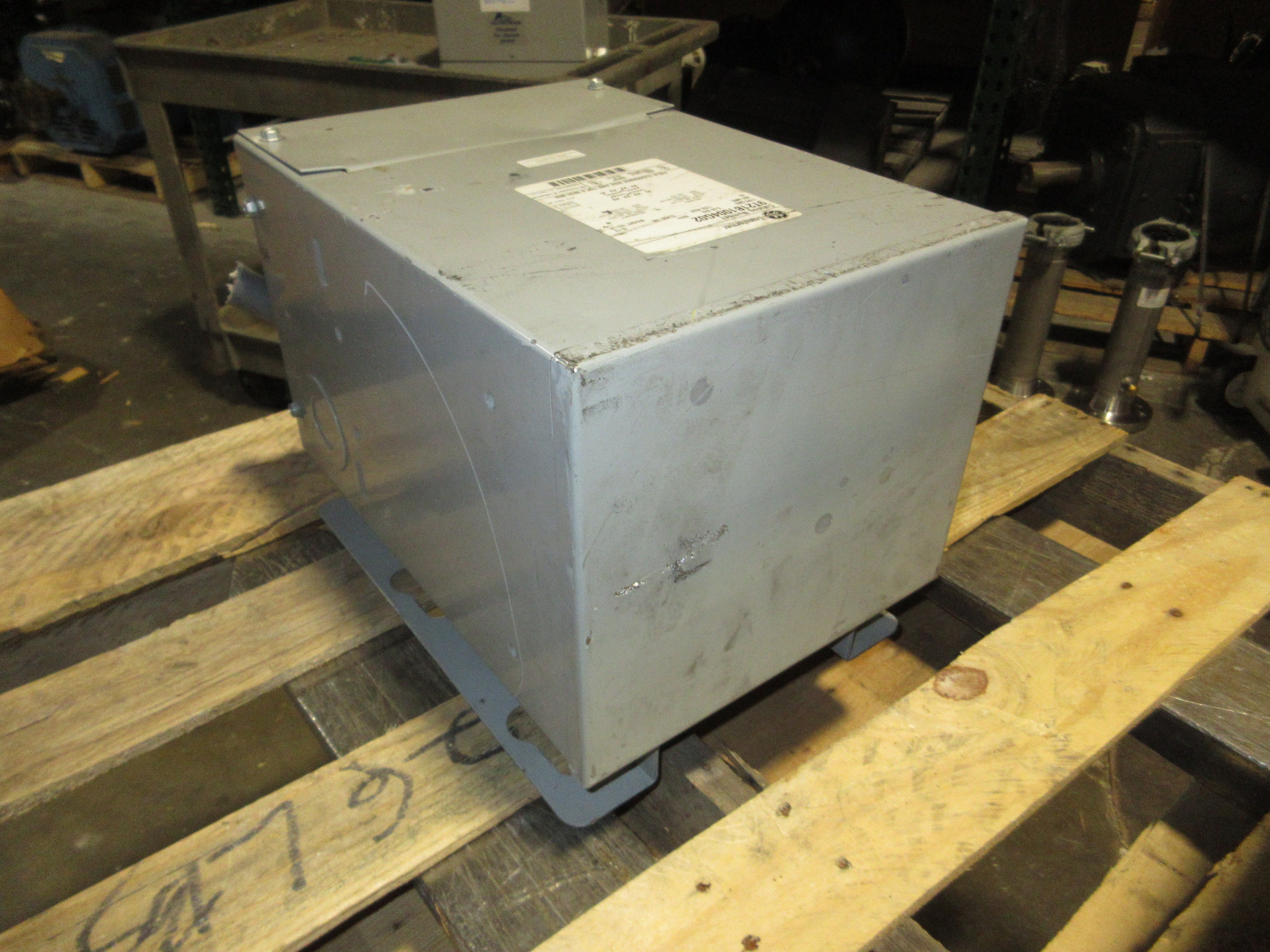 GE Type QMS 3R Transformer 9T21B1004G02 5kVA Pri: 240/480V Sec: 120/240V 60Hz