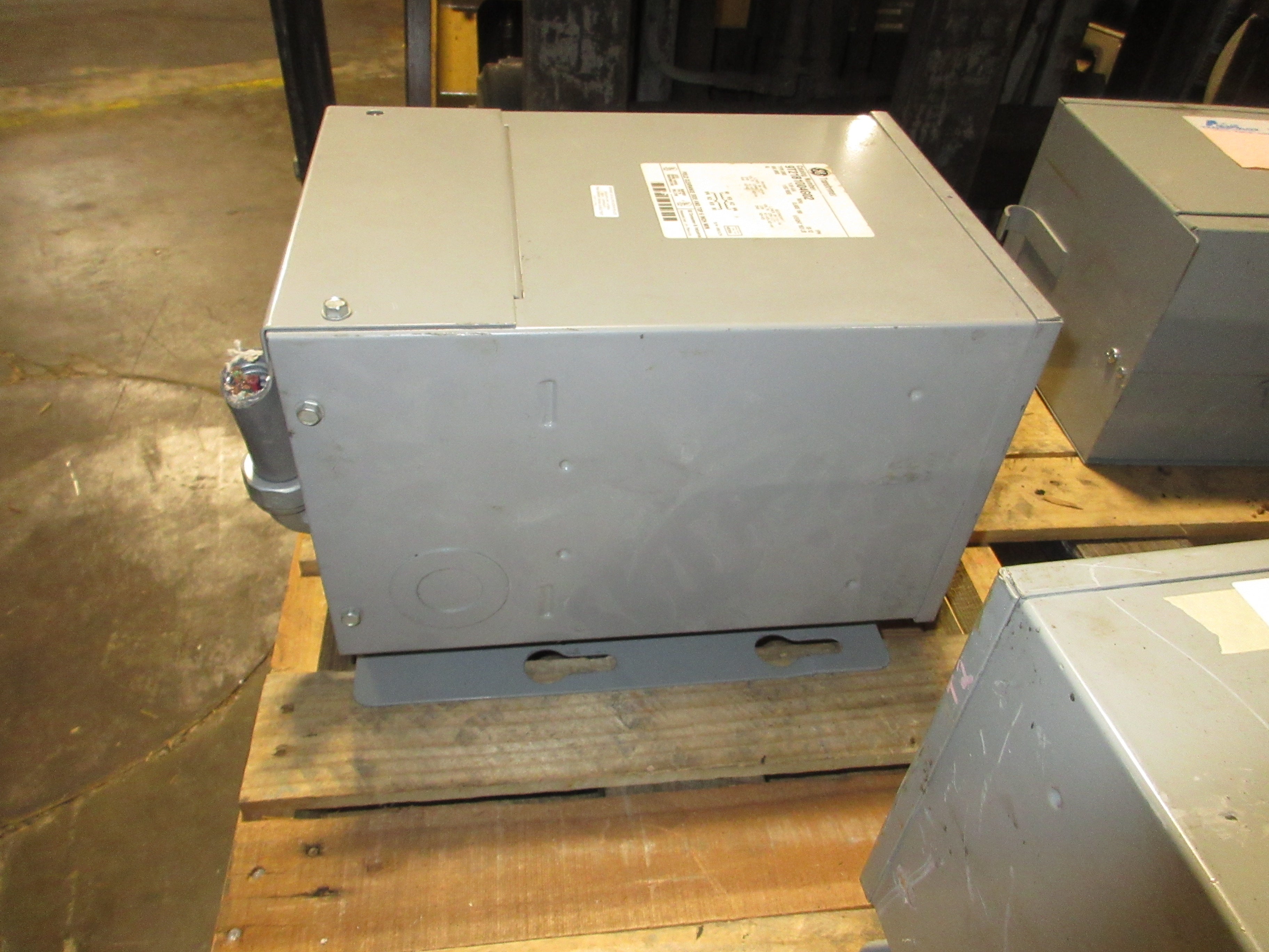 GE Type QMS 3R Transformer 9T21B1004G02 5kVA Pri: 240/480V Sec: 120/240V 1Ph