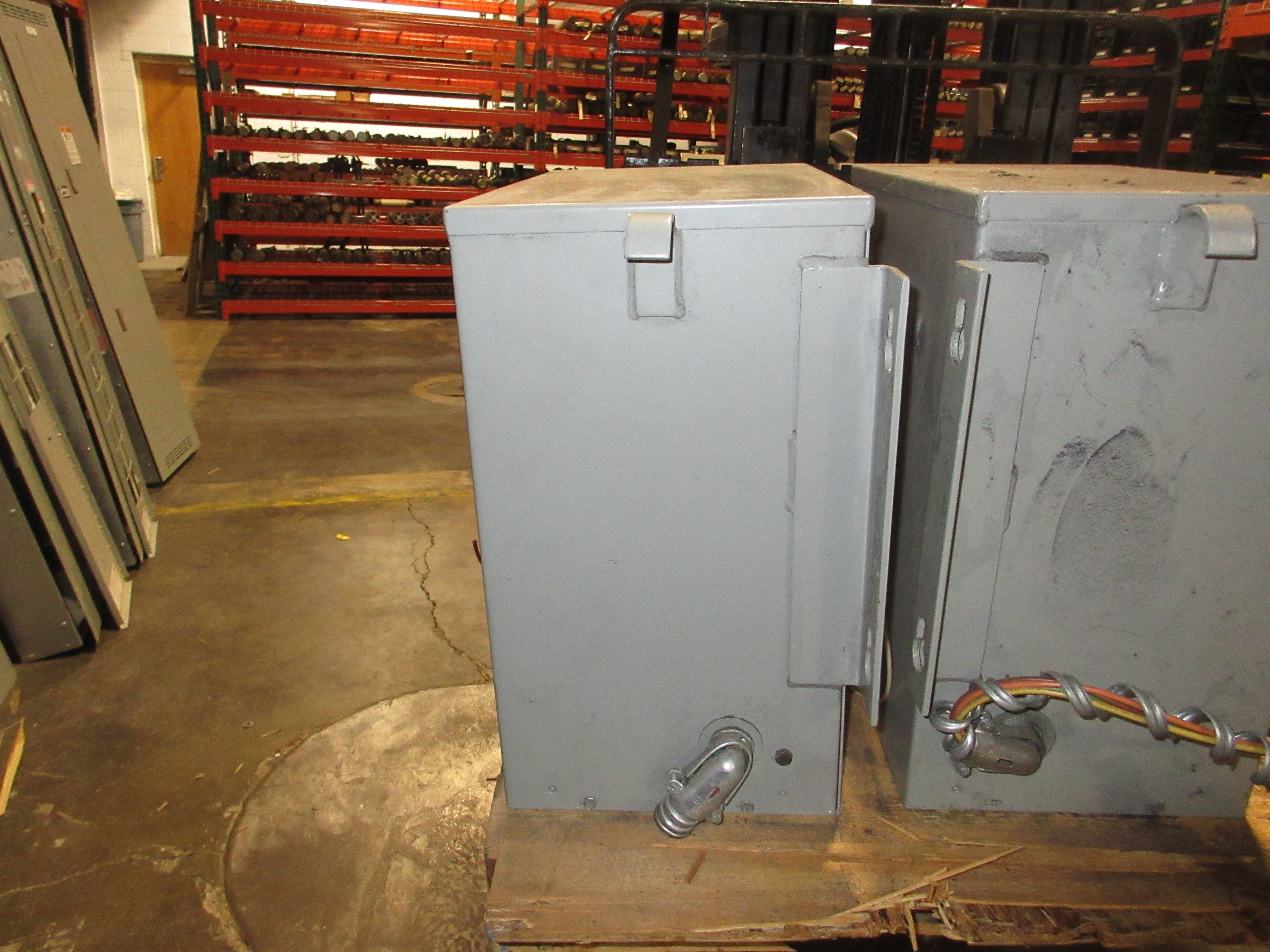 Hevi-Duty 3R Transformer HT5F9AS 9kVA Pri: 480V Sec: 240/120V 3Ph 60Hz Used