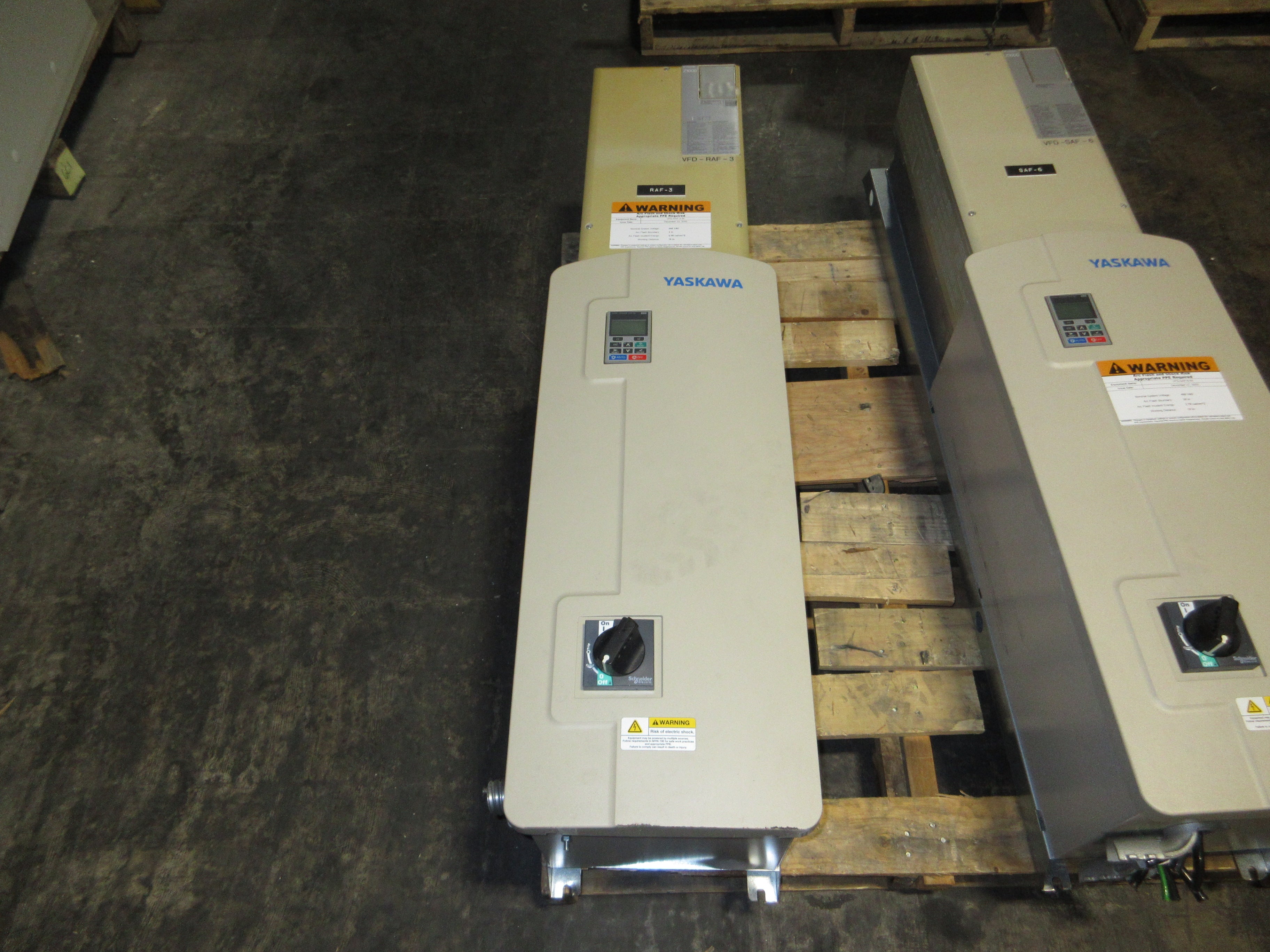 Yaskawa Z1000 AC Drive w/ Bypass Z1B1B065PMB 50HP 3Ph w/ Keypad Used