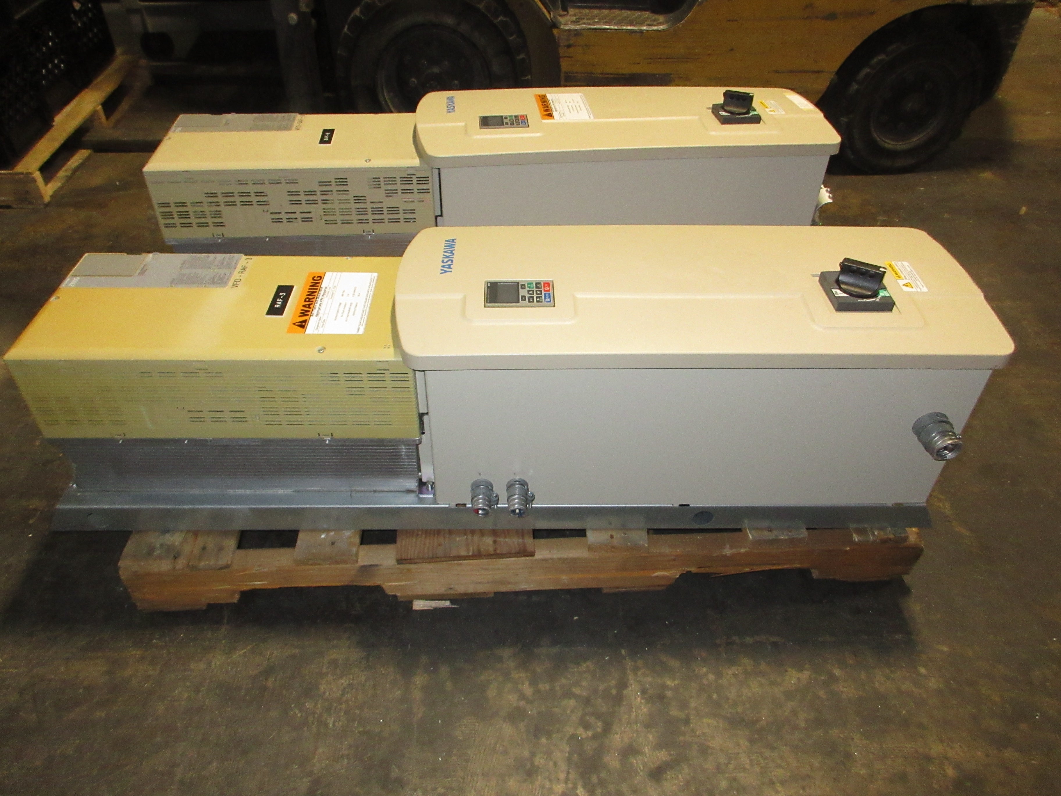 Yaskawa Z1000 AC Drive w/ Bypass Z1B1B065PMB 50HP 3Ph w/ Keypad Used