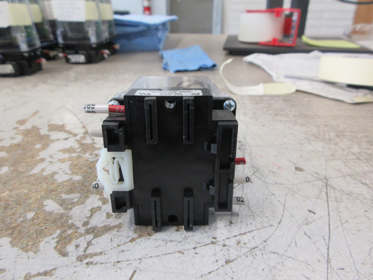 Warrick Controls Liquid Level Relay 16DMB1B0 120V 50/60Hz 4.4VA w/ Base Used