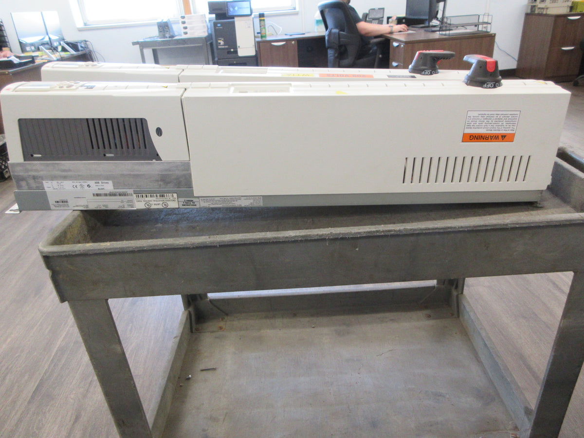 ABB ACH550 AC Drive w/ Bypass ACH550-VCR-012A-2+F267 3HP 3Ph w/ Keypad Used
