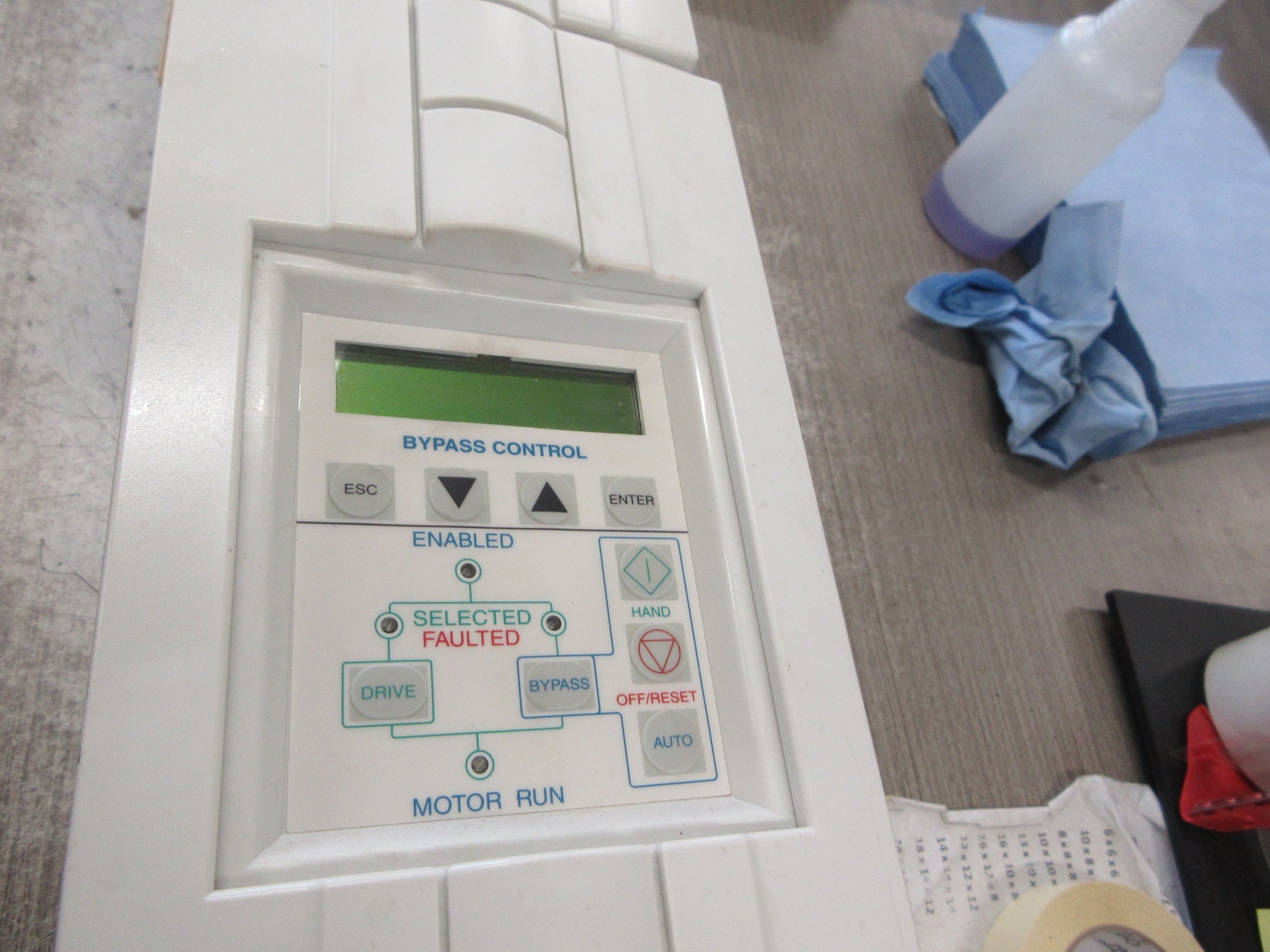 ABB ACH550 AC Drive w/ Bypass ACH550-VCR-012A-2+F267 3HP 3Ph w/ Keypad Used