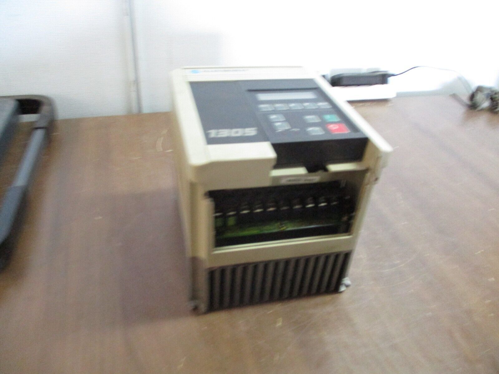 Allen-Bradley AC Drive 1305-BA03A *Broken Cover* Used