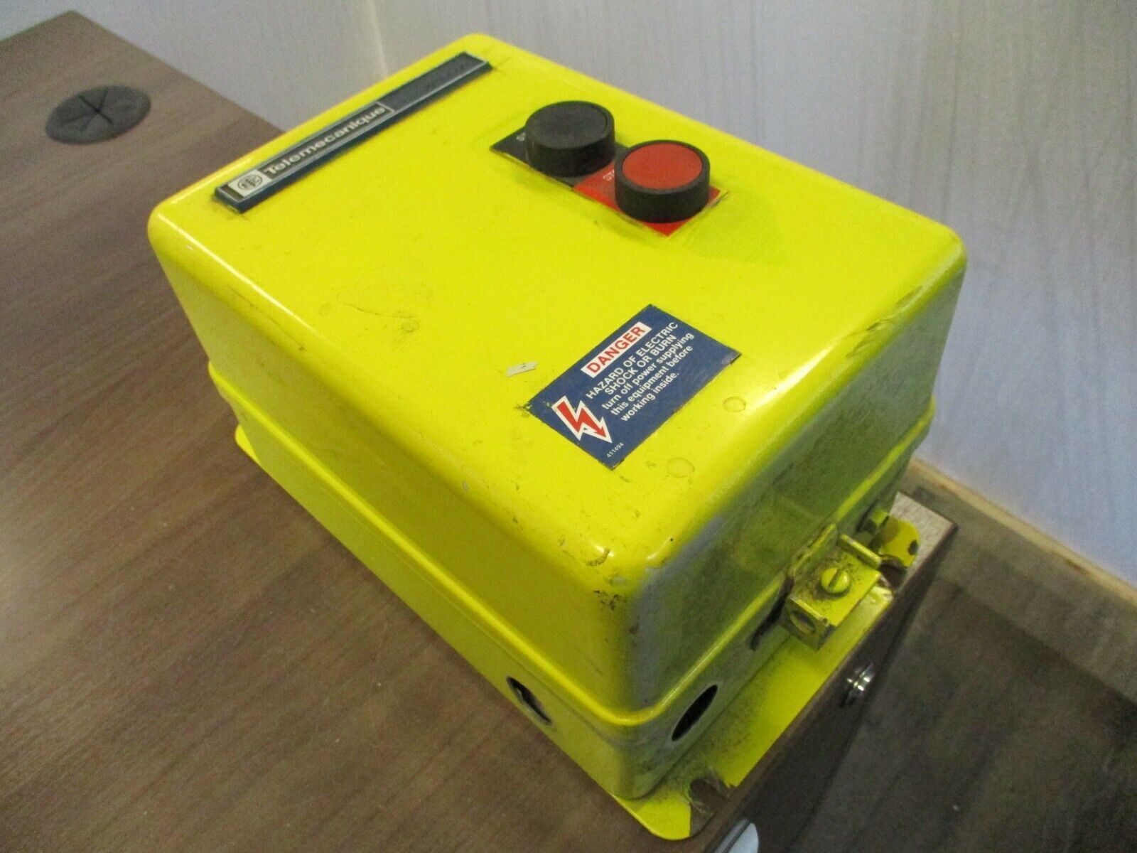 Telemecanique Enclosed Starter LE1D123F0705 110-120V Coil Type 4X Enclosure Used