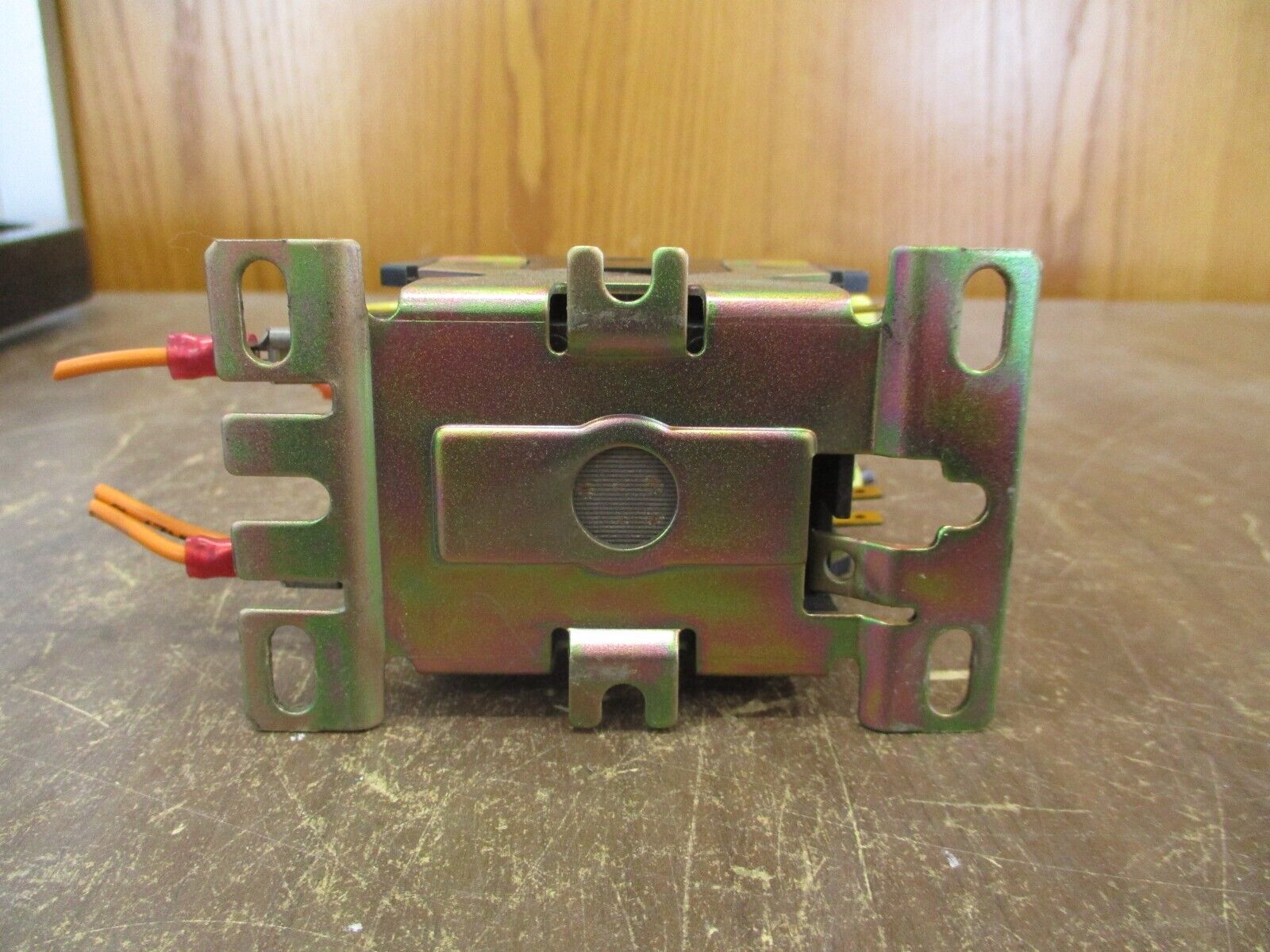 Cutler-Hammer Contactor C25DNB315 24V Coil 15A 575V Used