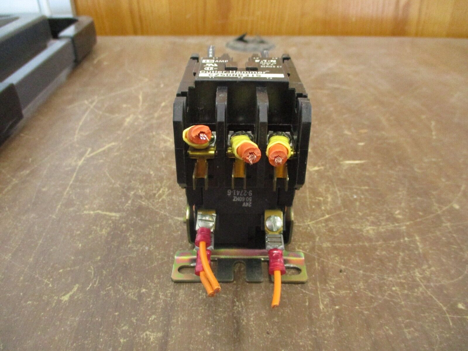 Cutler-Hammer Contactor C25DNB315 24V Coil 15A 575V Used