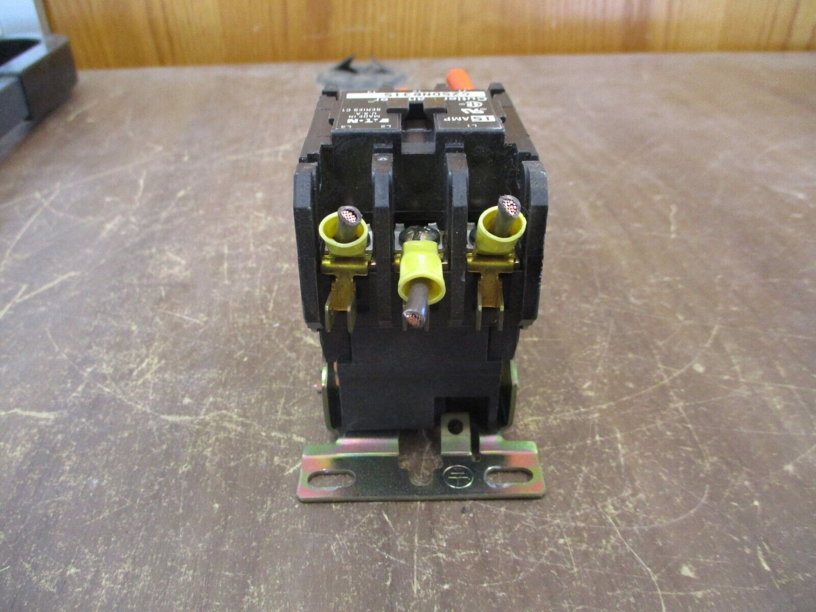 Cutler-Hammer Contactor C25DNB315 24V Coil 15A 575V Used