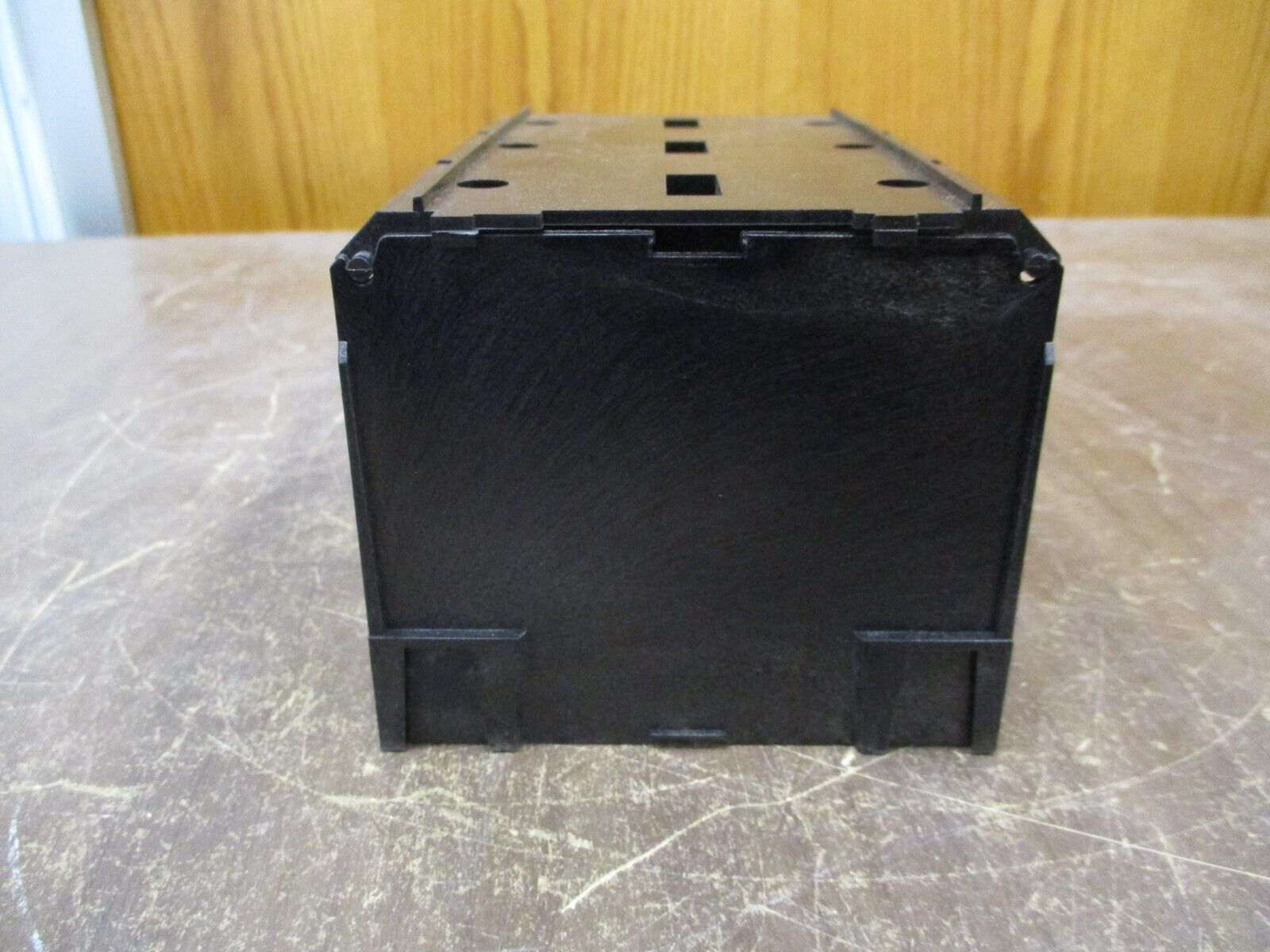 Marathon Power Distribution Block 1333595 CH 420A 600V 3P Load: 4-8, 4-14 Used