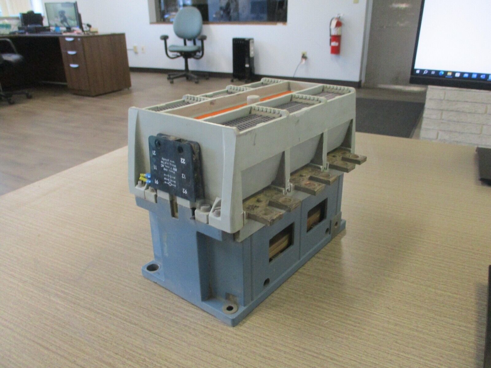 Asea Size 6 Contactor EG 630-2 480 V Coil 540 A 600 V Used