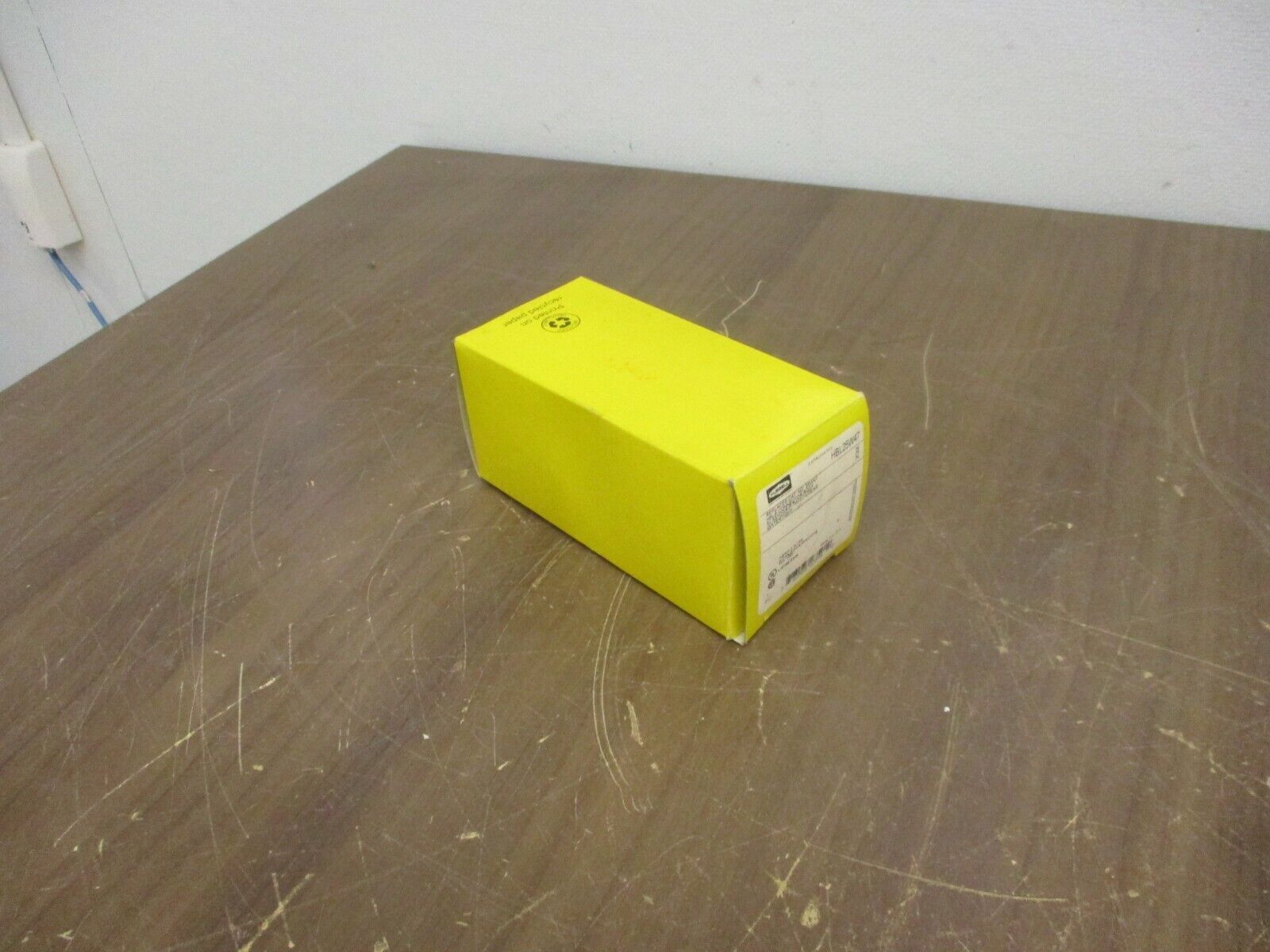 Hubbell Watertight Connector HBL25W47 15A 125V NEMA L5-15R New Surplus
