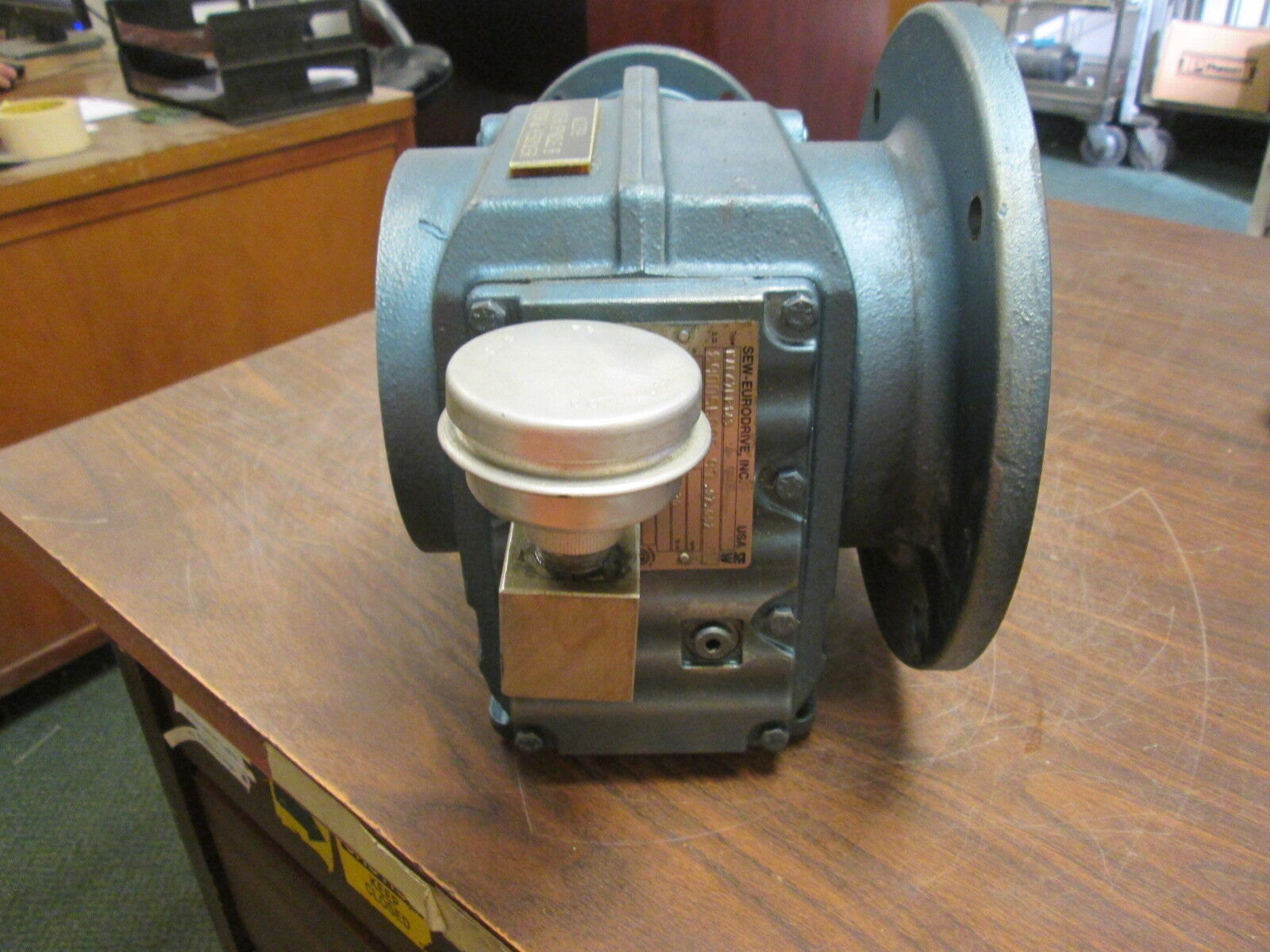 SEW-Eurodrive Gear KAF67LP143 Ratio 48.77:1 6370 in/lbs Torque Used