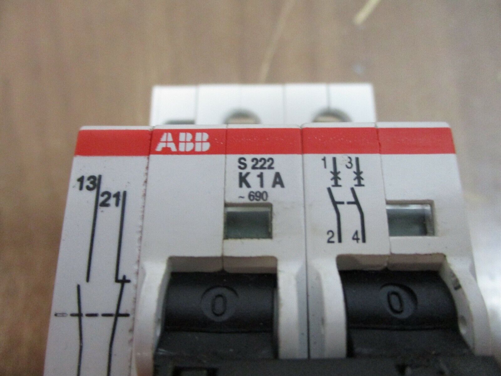 ABB Circuit Breaker w/ Aux Contact S 222 K1A 1A 690V 2P Used