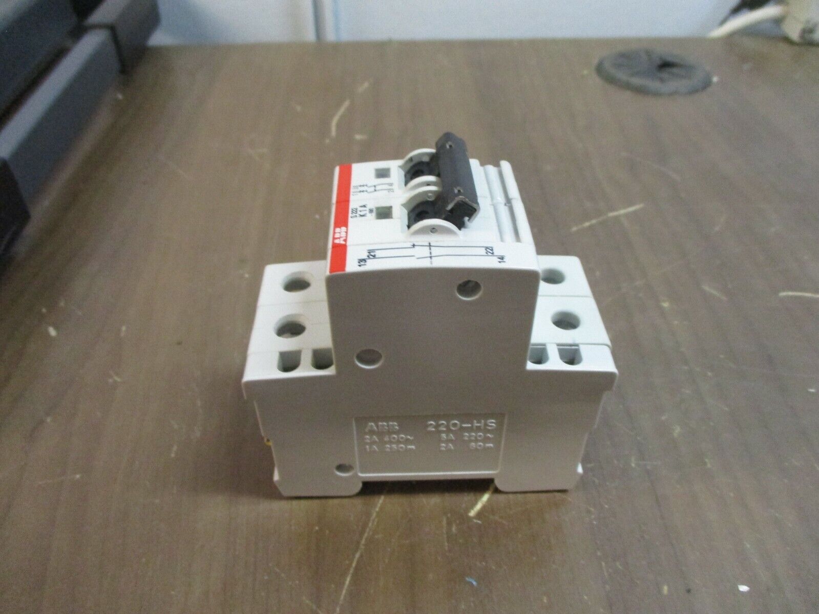 ABB Circuit Breaker w/ Aux Contact S 222 K1A 1A 690V 2P Used