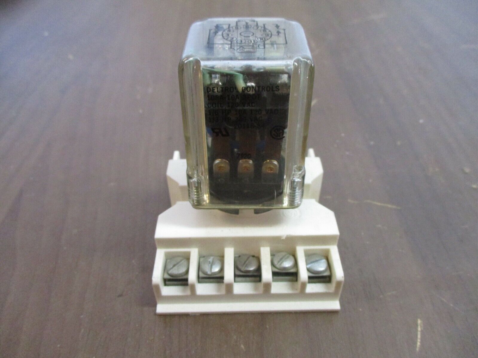 Deltrol Controls Relay 105A 10A 3PDT 120V Coil w/ Base *Lot of 2* Used