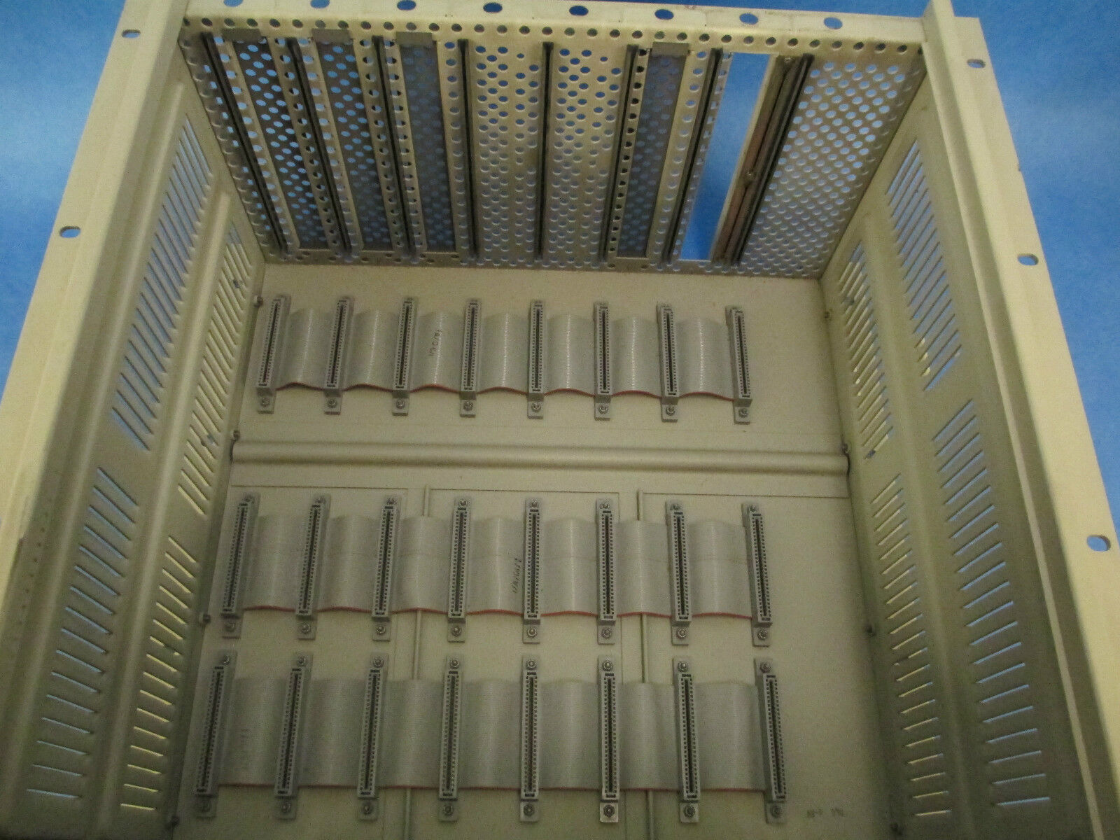 Modicon PLC 8 Slot Rack, AS-P933-007, 984 Programmable Controller