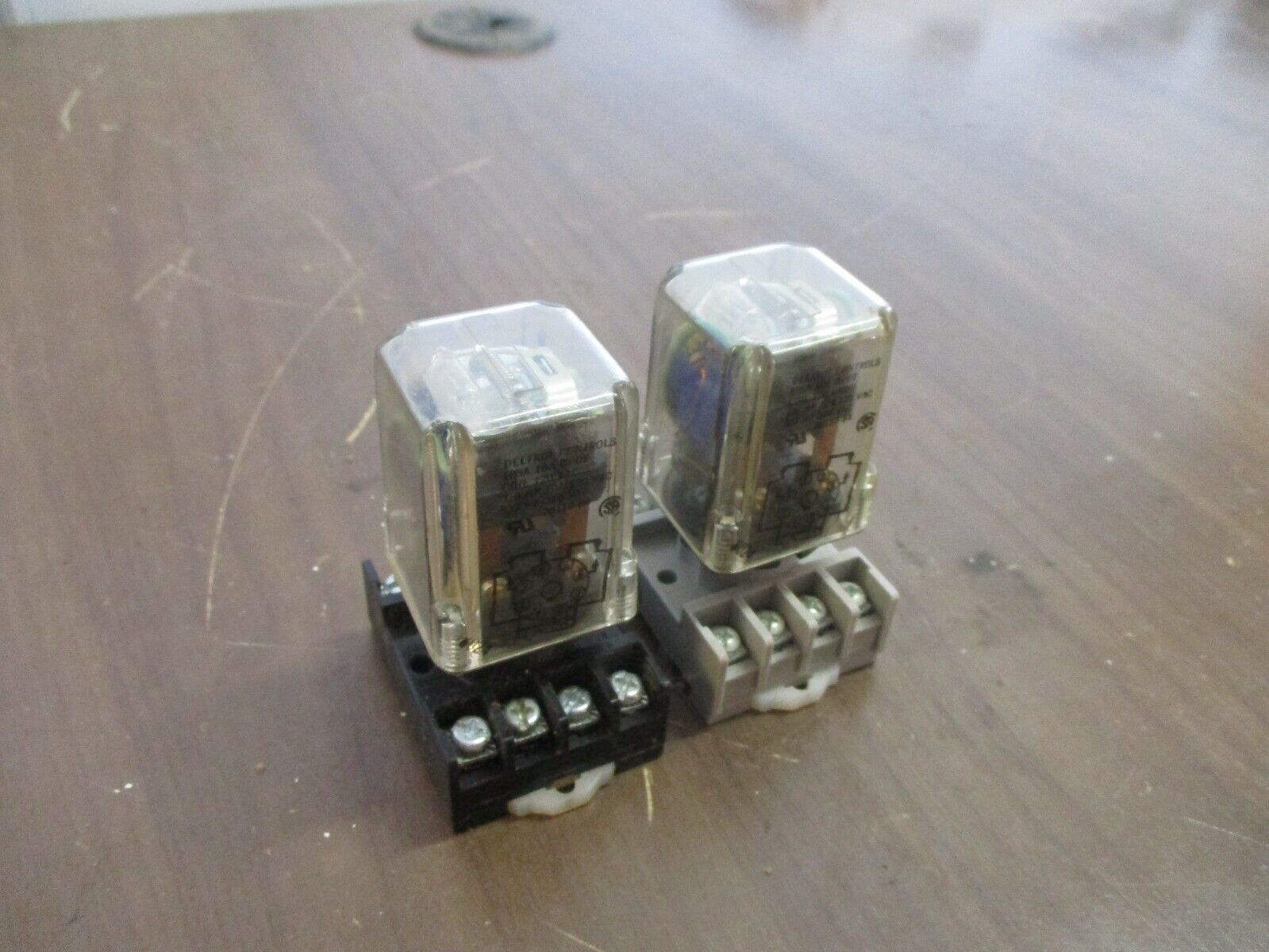 Deltrol Controls Relay 105A 10A DPDT 120V Coil w/ Base *Lot of 2* Used